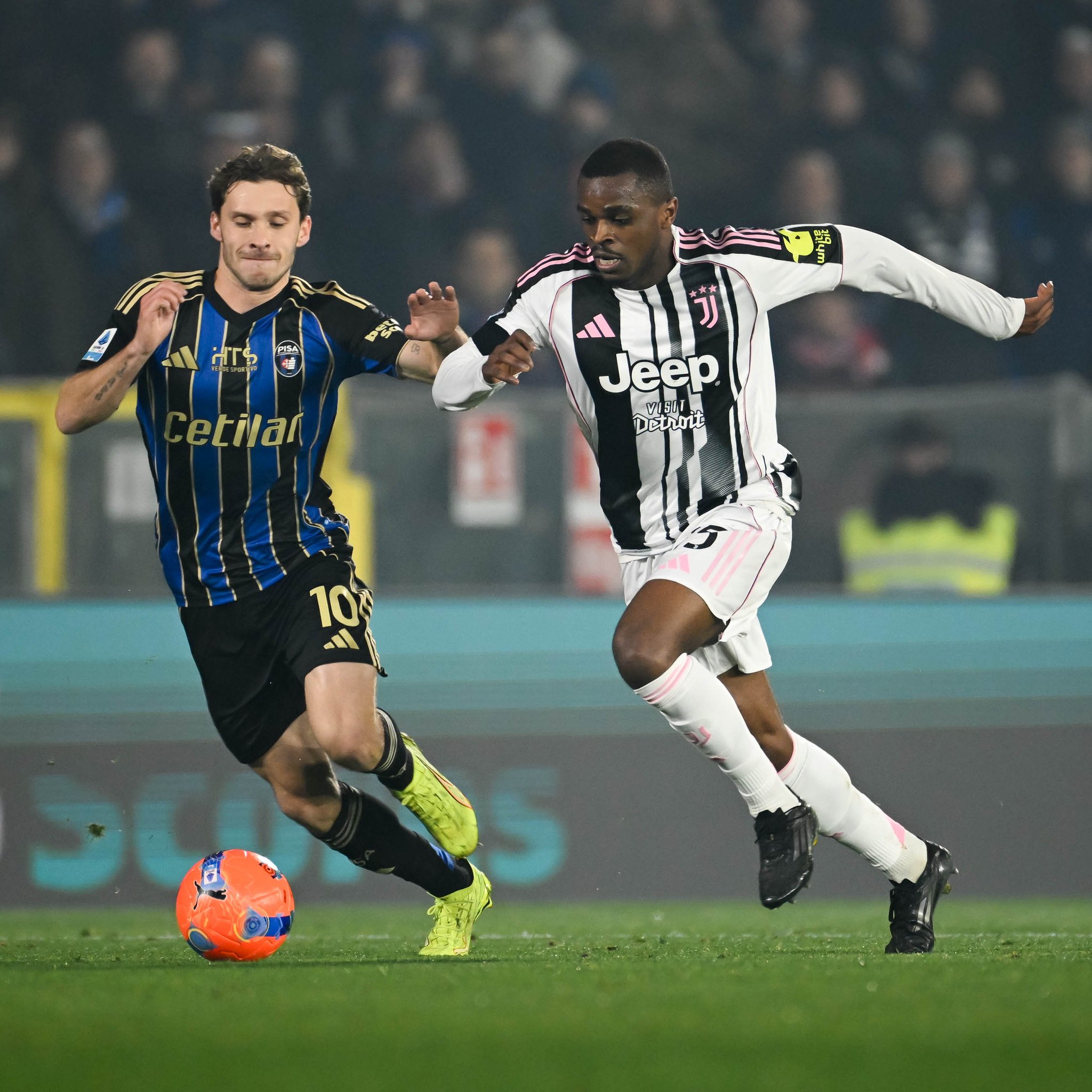 يوفنتوس يجتاز بيزا بصعوبة في الكالتشيو