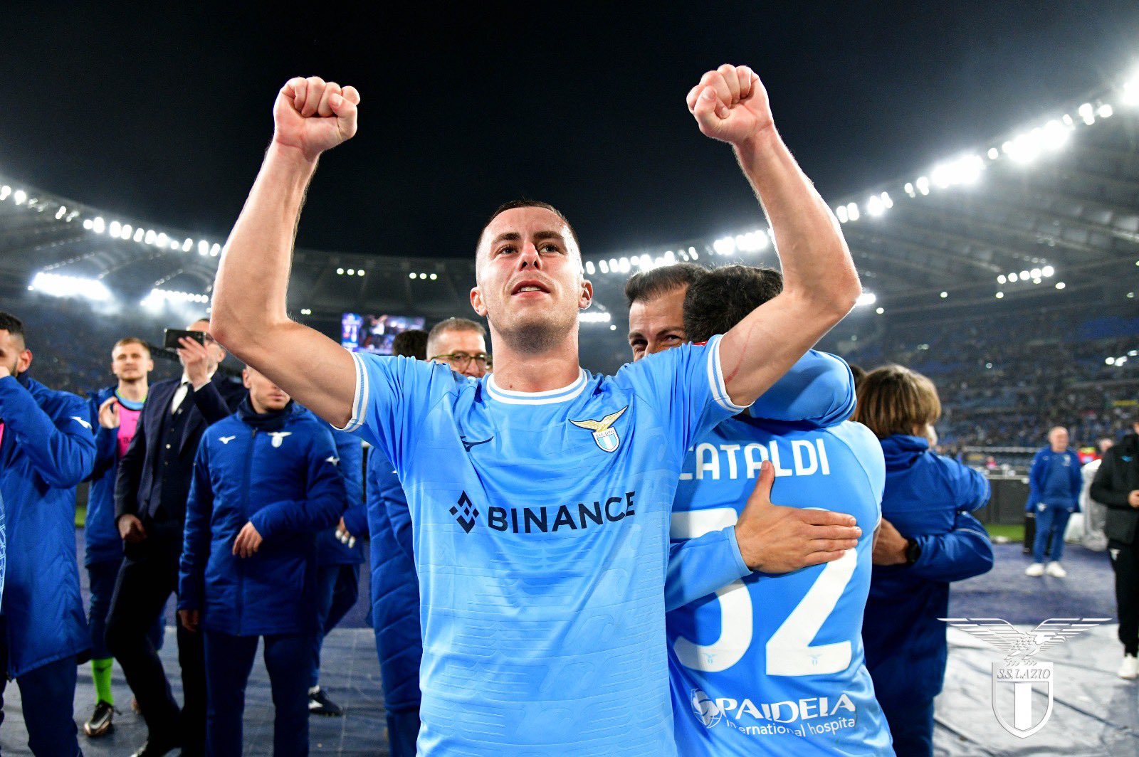 ميلان يخطط لضم مدافع لاتسيو في صفقة  مجانية