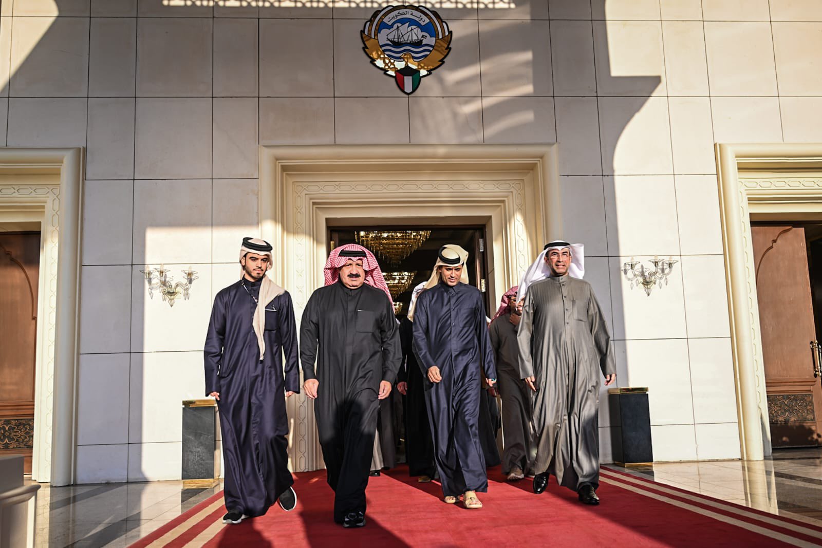 اليوسف يستقبل ناصر الخليفي بالكويت