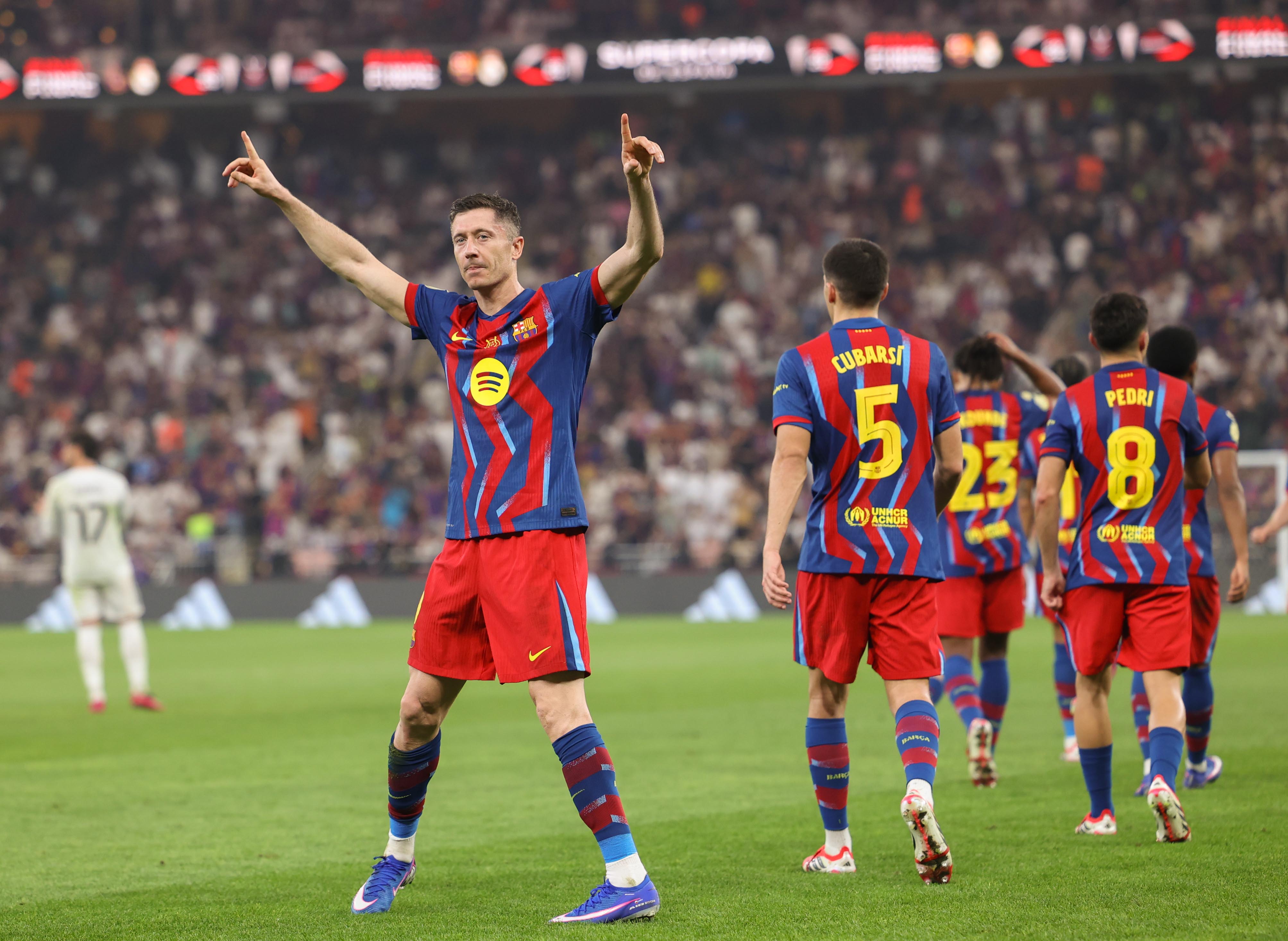 برشلونة يهزم الريال ويتوج بالسوبر الإسباني