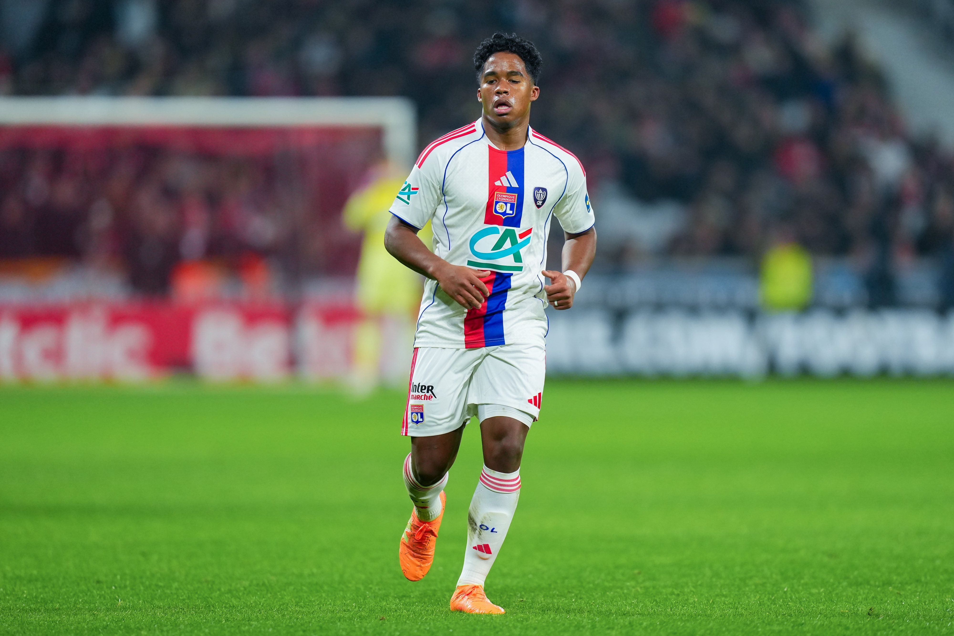 إندريك يقص شريط أهدافه مع ليون