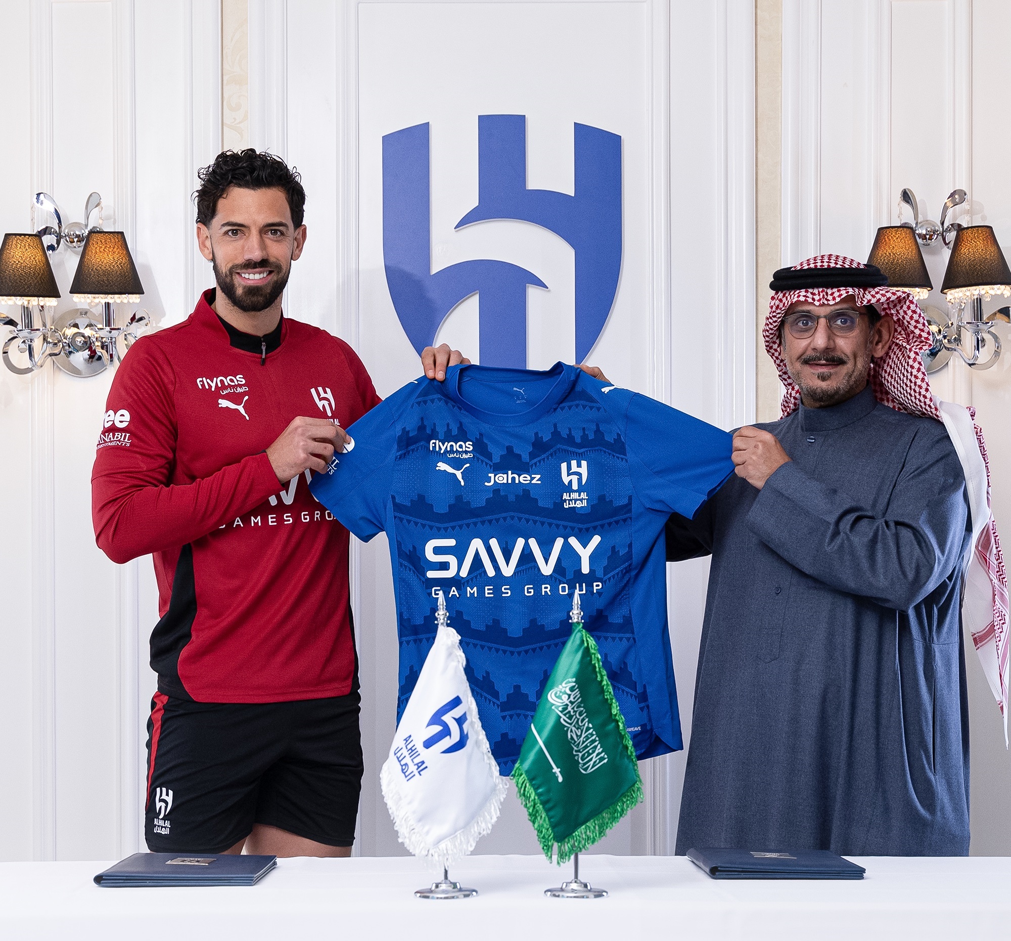 ماري يدعم دفاعات الهلال قبل موقعة النصر