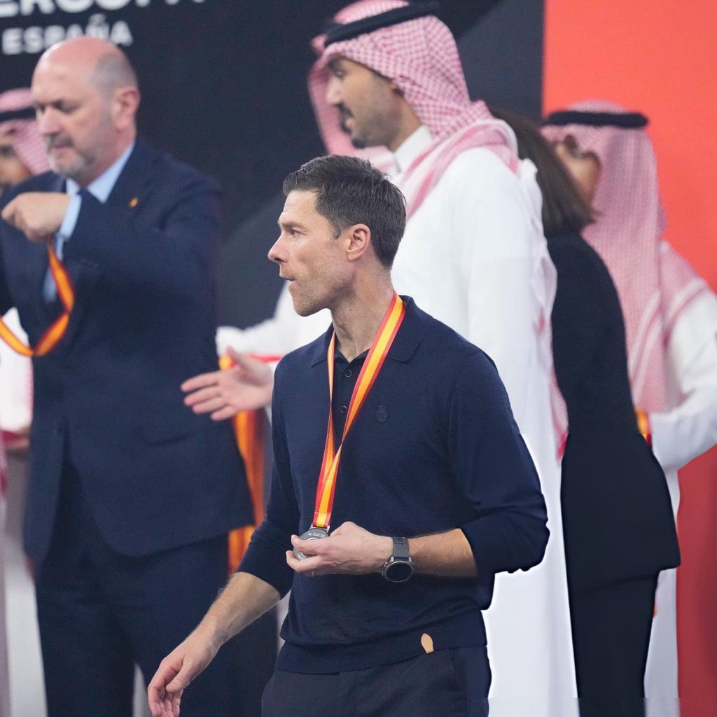 موقف ريال مدريد من إقالة ألونسو