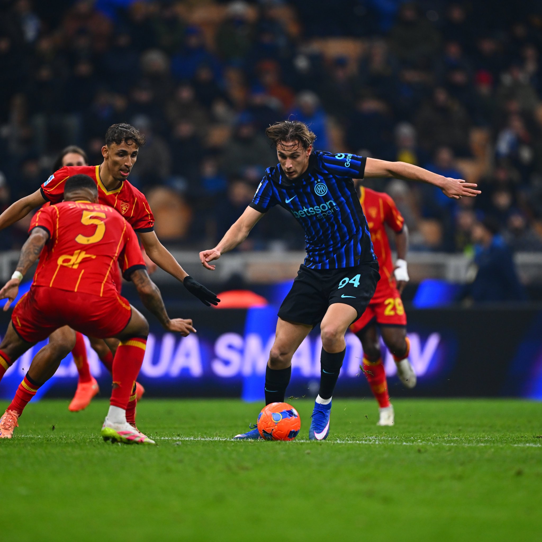 الإنتر يعزز صدارة الكالتشيو بفوز صعب