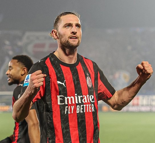 ميلان يقلب الطاولة على كومو في الكالتشيو