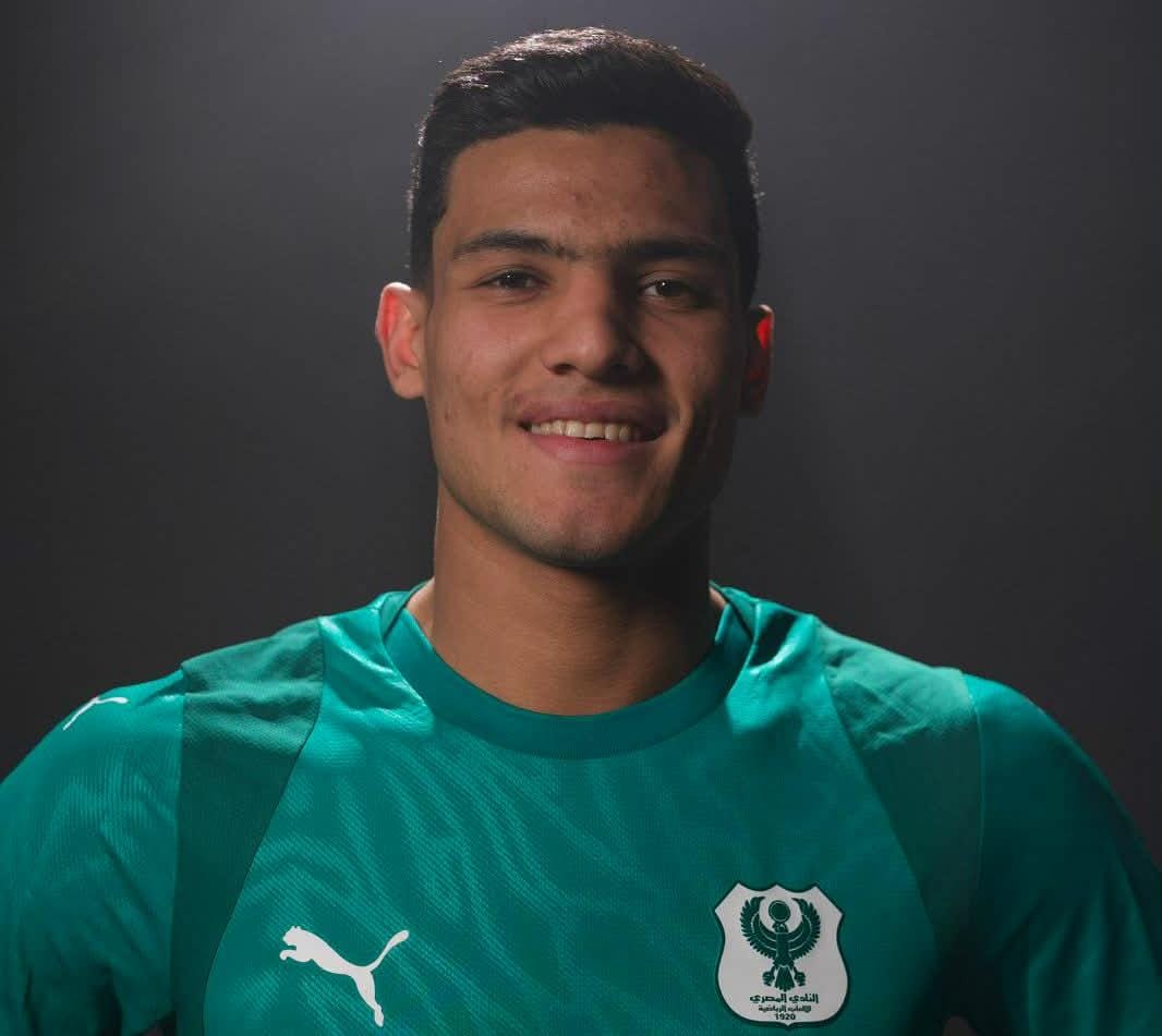 المصري يضم لاعب الأهلي لتعزيز الدفاع