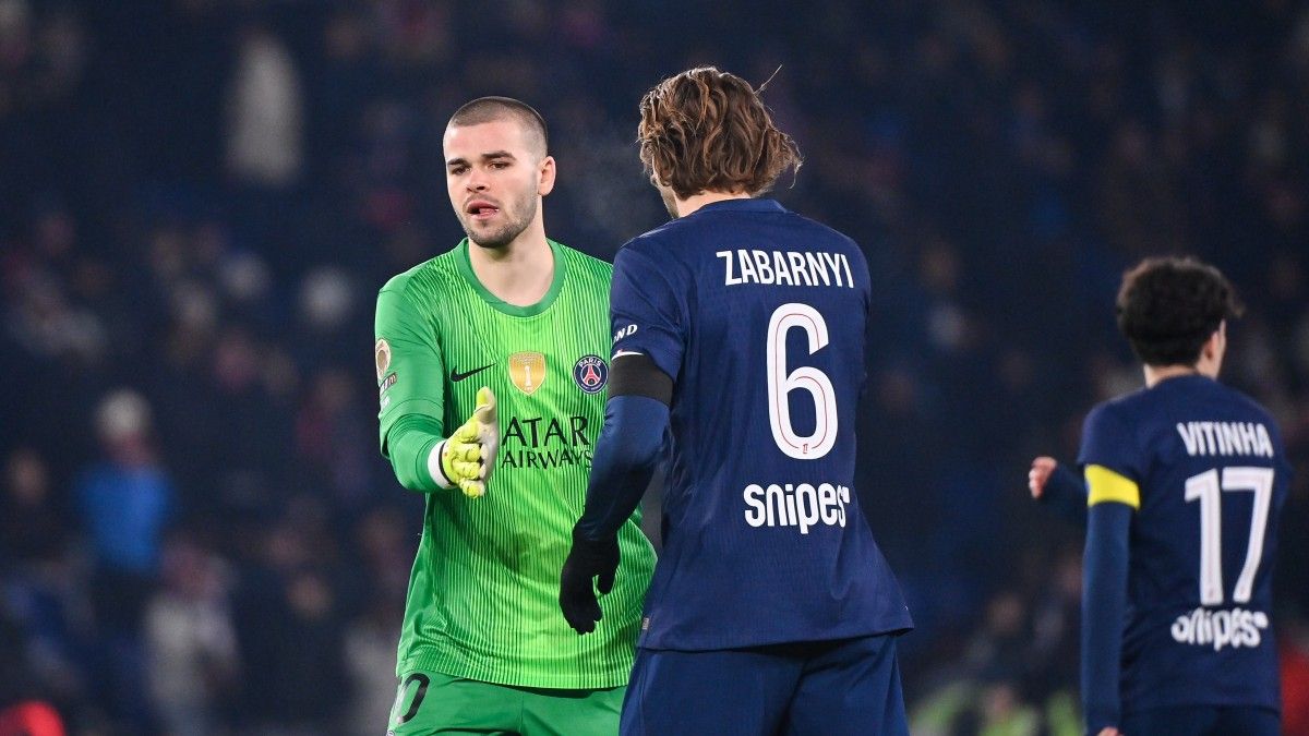 إنريكي يدافع عن حارسه!