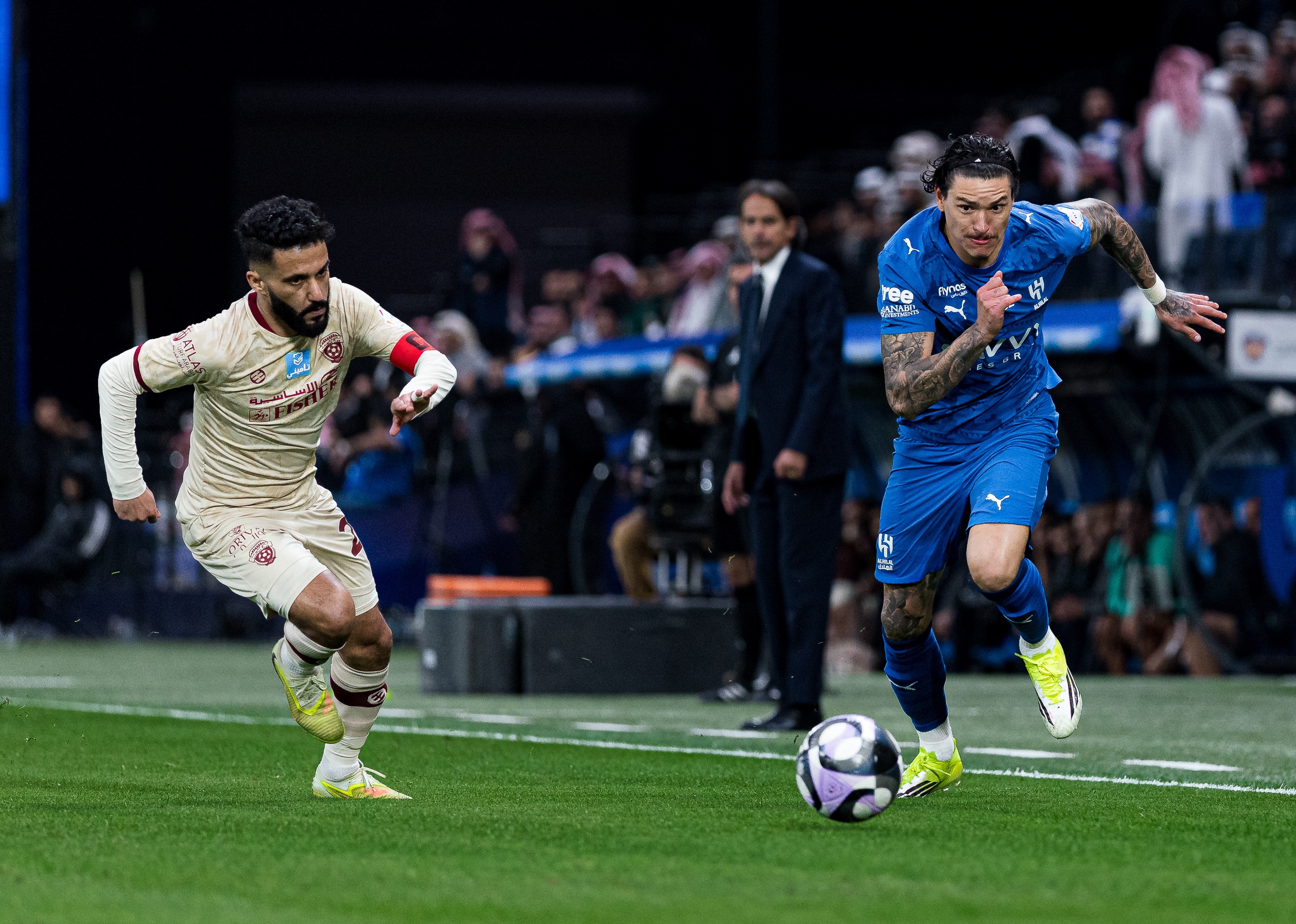 إنزاجي يشيد بأداء الهلال وثقته بالانتقالات