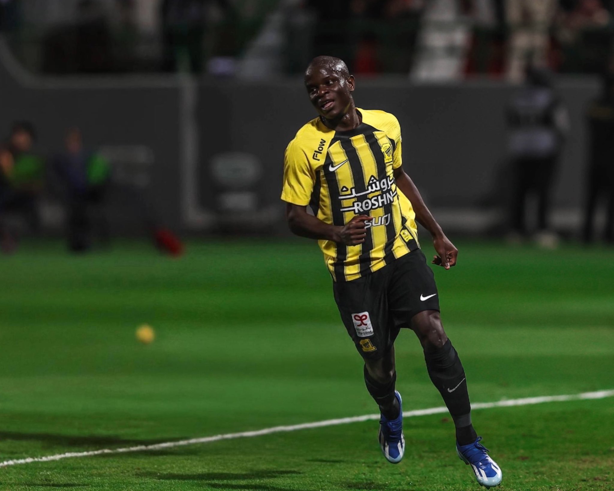 عرض جديد يُشعل مستقبل كانتي مع الاتحاد