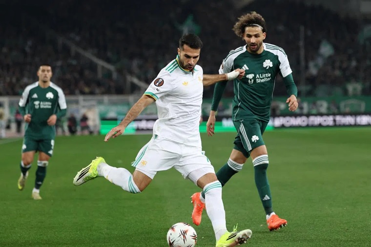 روما ينتزع التأهل وليون يتصدر الدوري الأوروبي