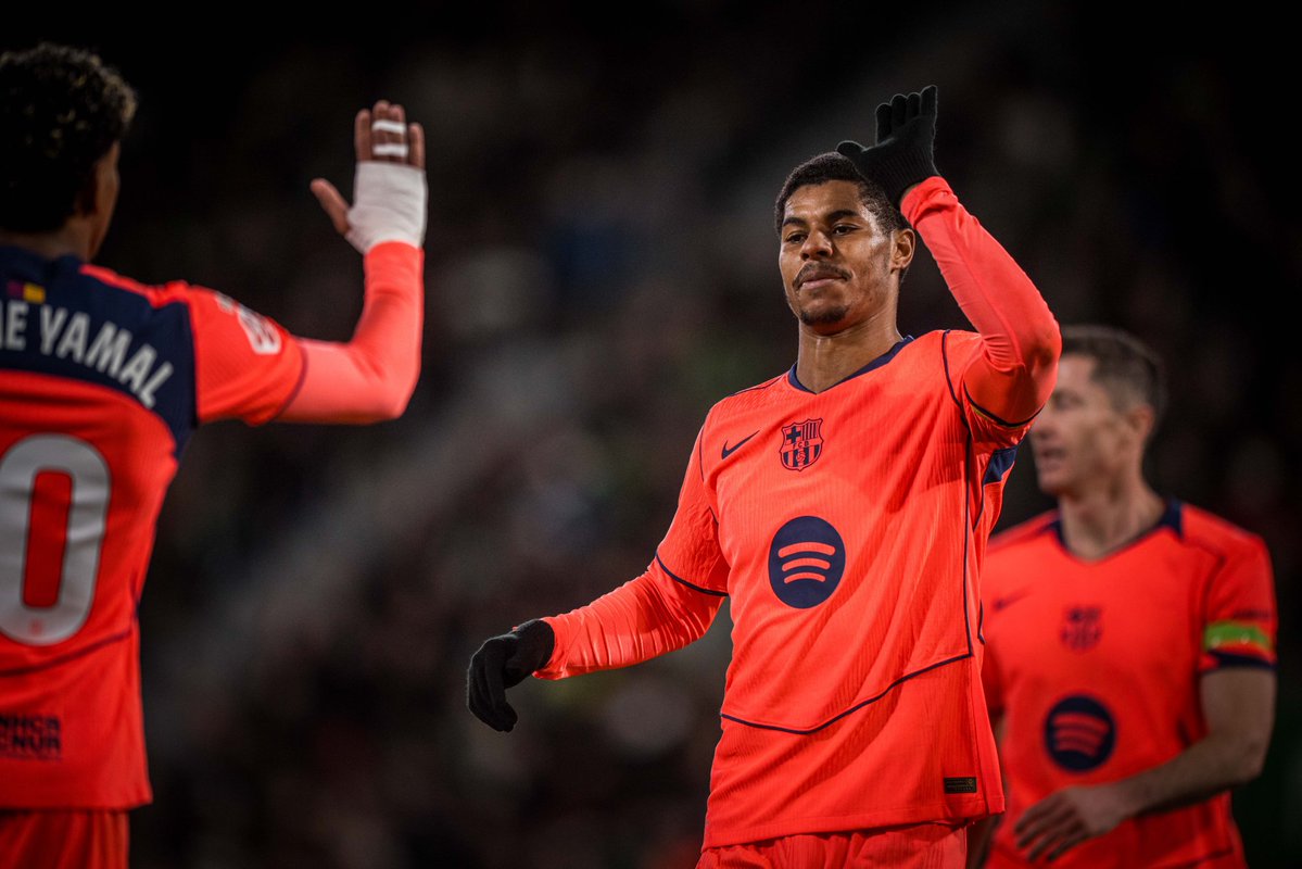 برشلونة يعبر إلتشي بثلاثية في الليجا