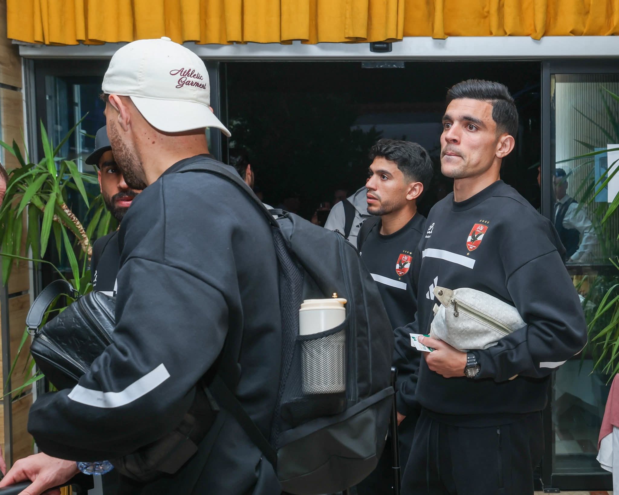 بعثة الأهلي تغادر الجزائر