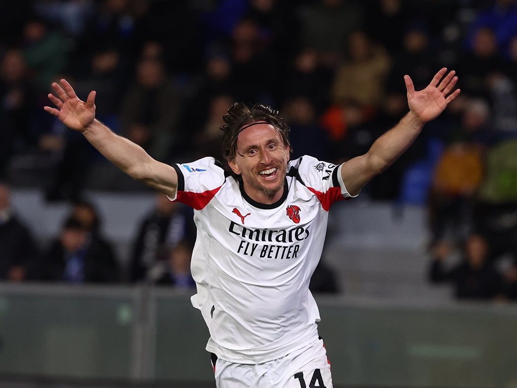 مودريتش يقود ميلان لفوز مثير بالكالتشيو