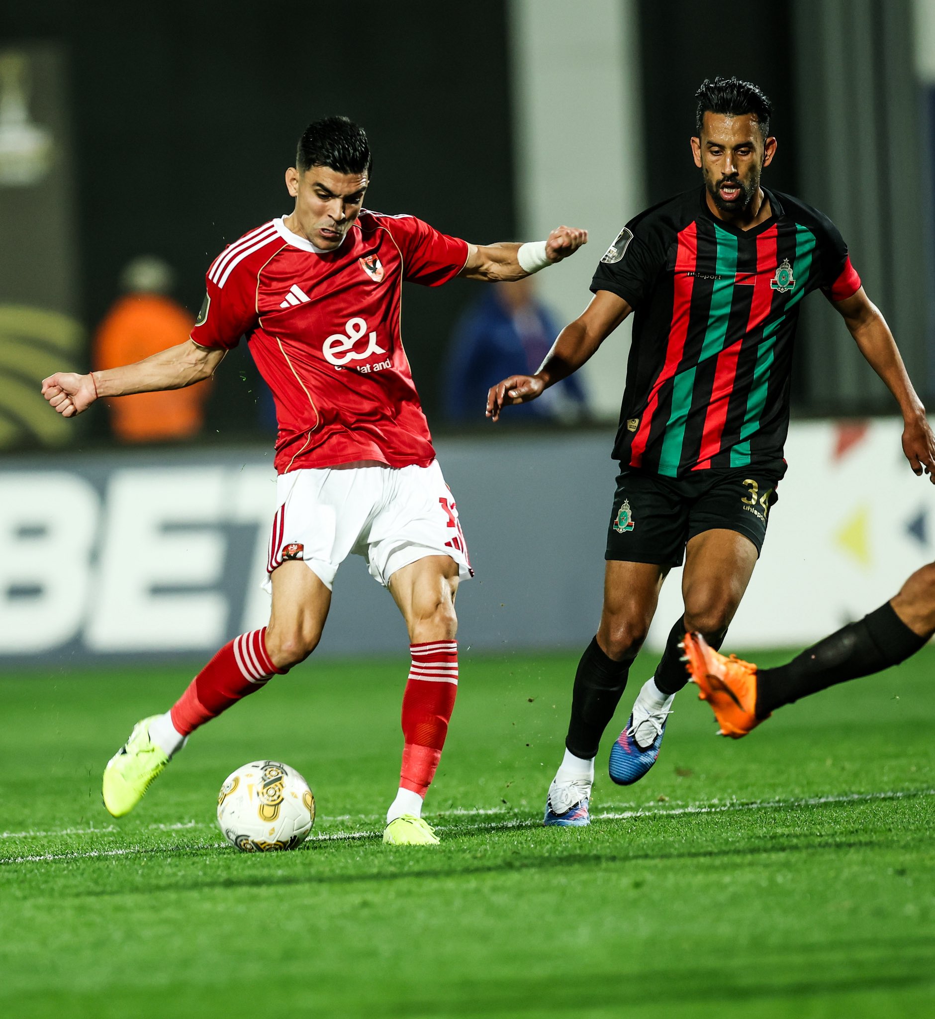 قرار عاجل من كاف بشأن الأهلي والجيش الملكي