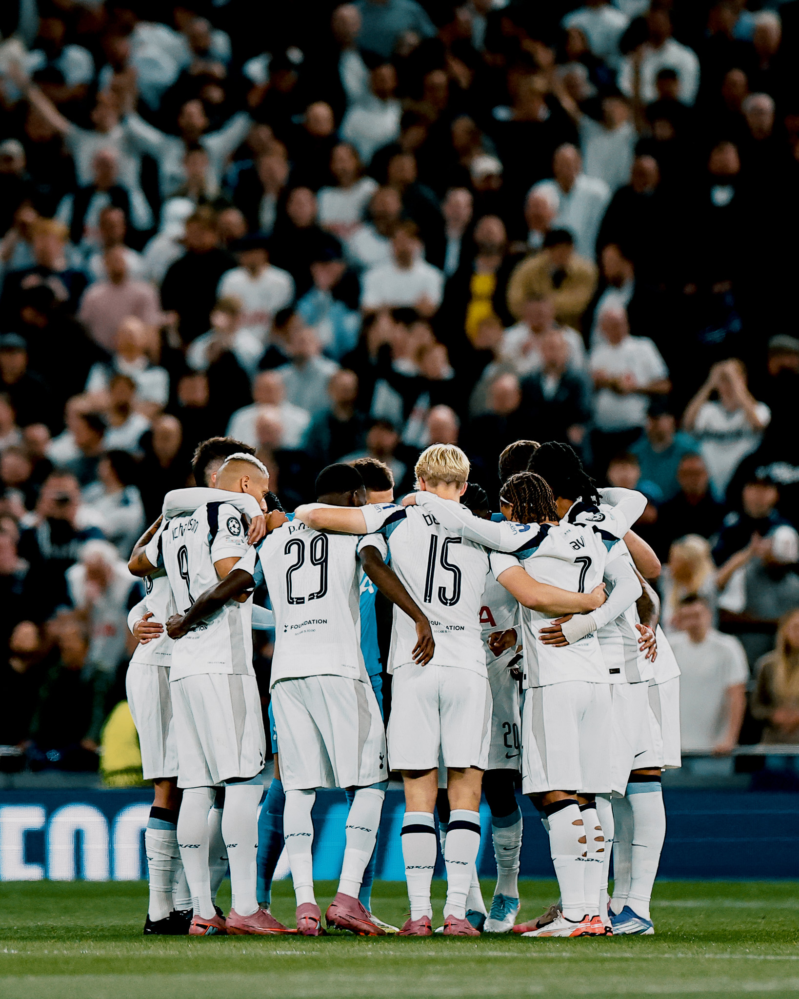 توتنهام بين انتقادات الجماهير وميركاتو ضعيف