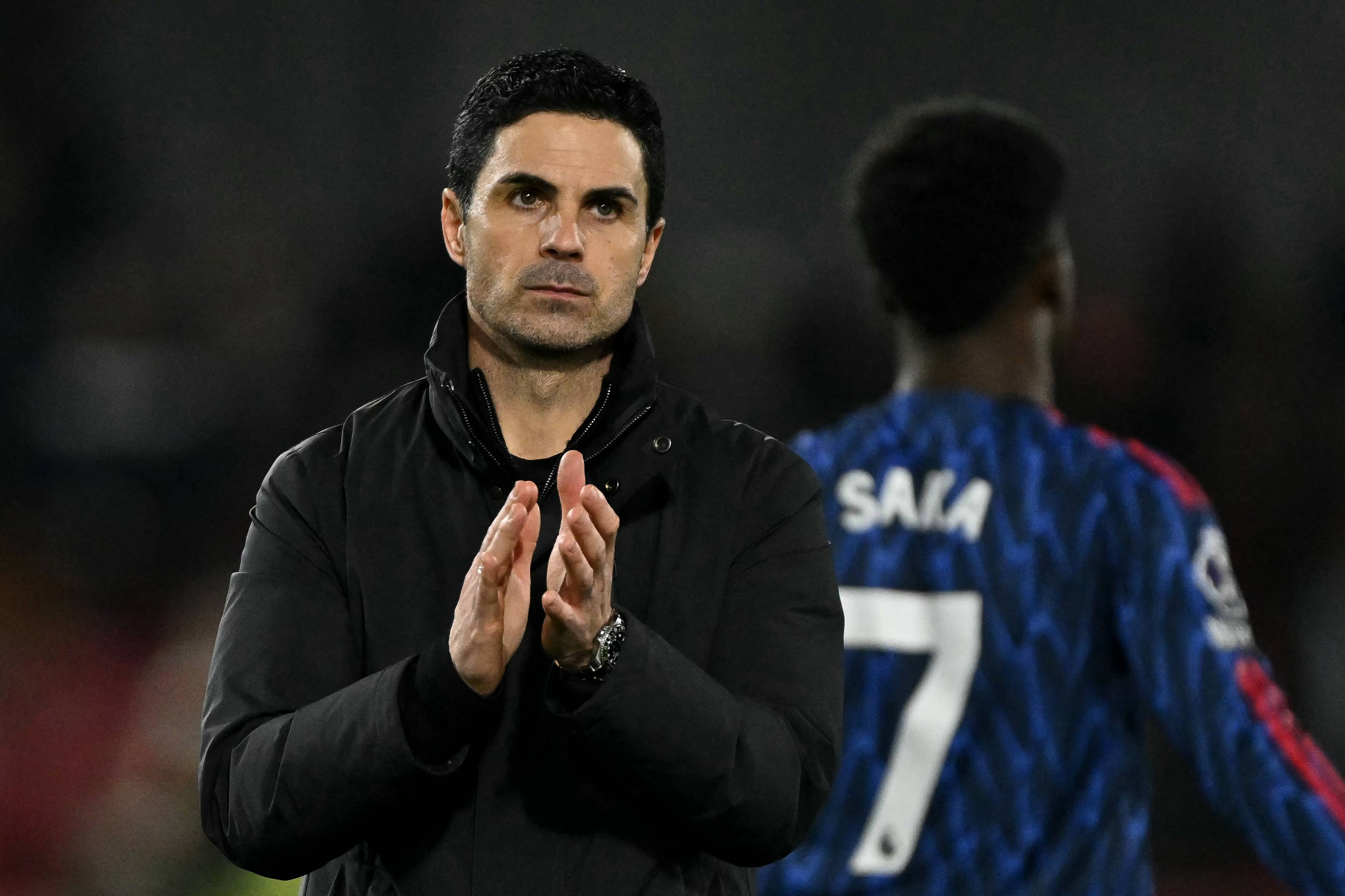 أرتيتا يرد على الانتقادات ويؤكد دعمه اللاعبين