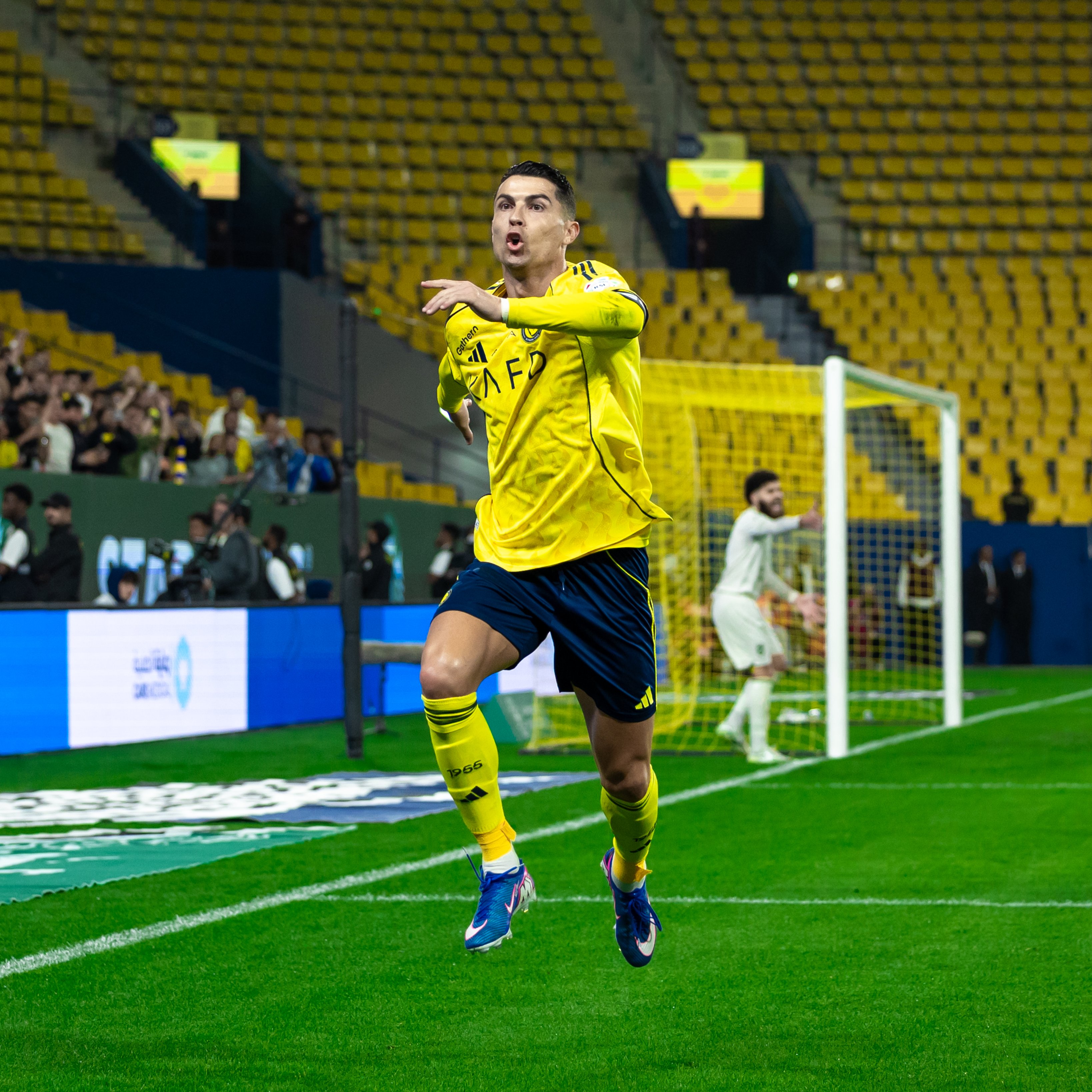 رونالدو يقود النصر لصدارة دوري روشن