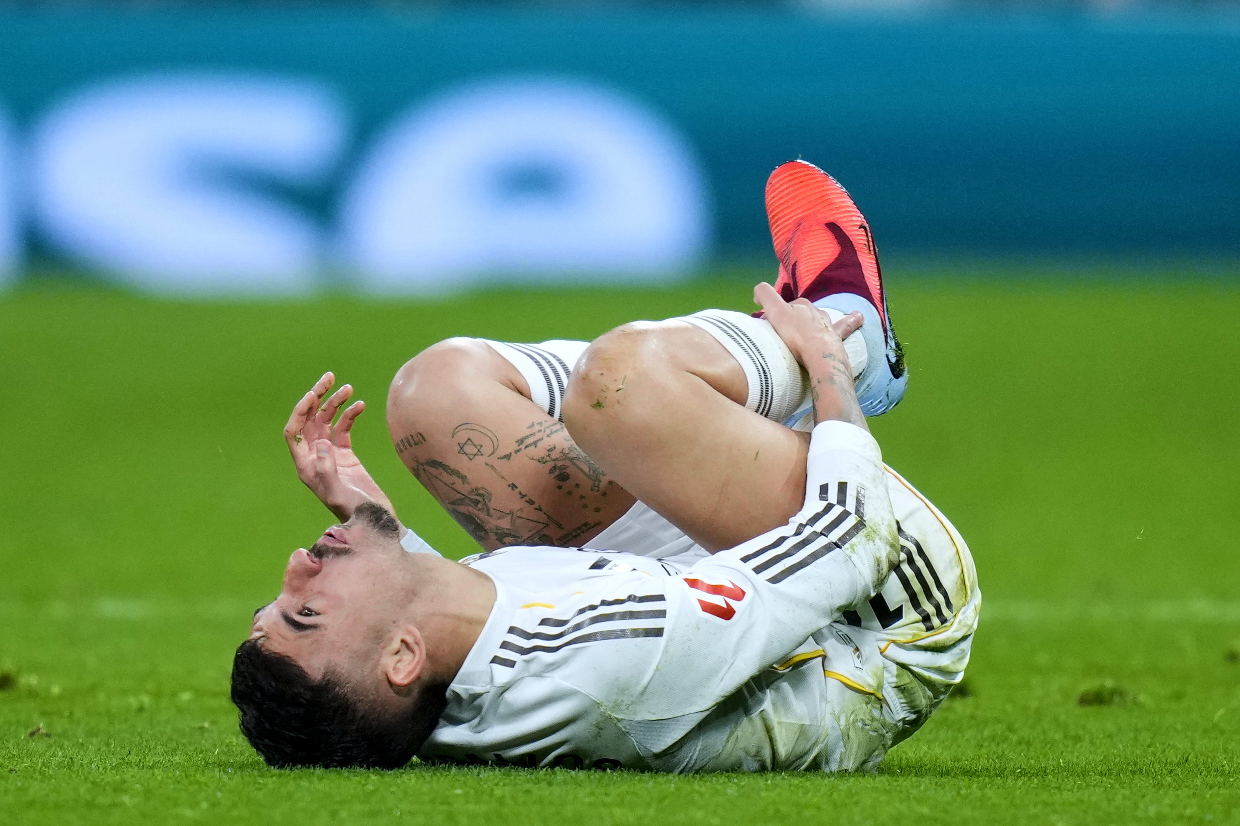 إصابة جديدة تضرب الملكي.. تفاصيل غياب سيبايوس