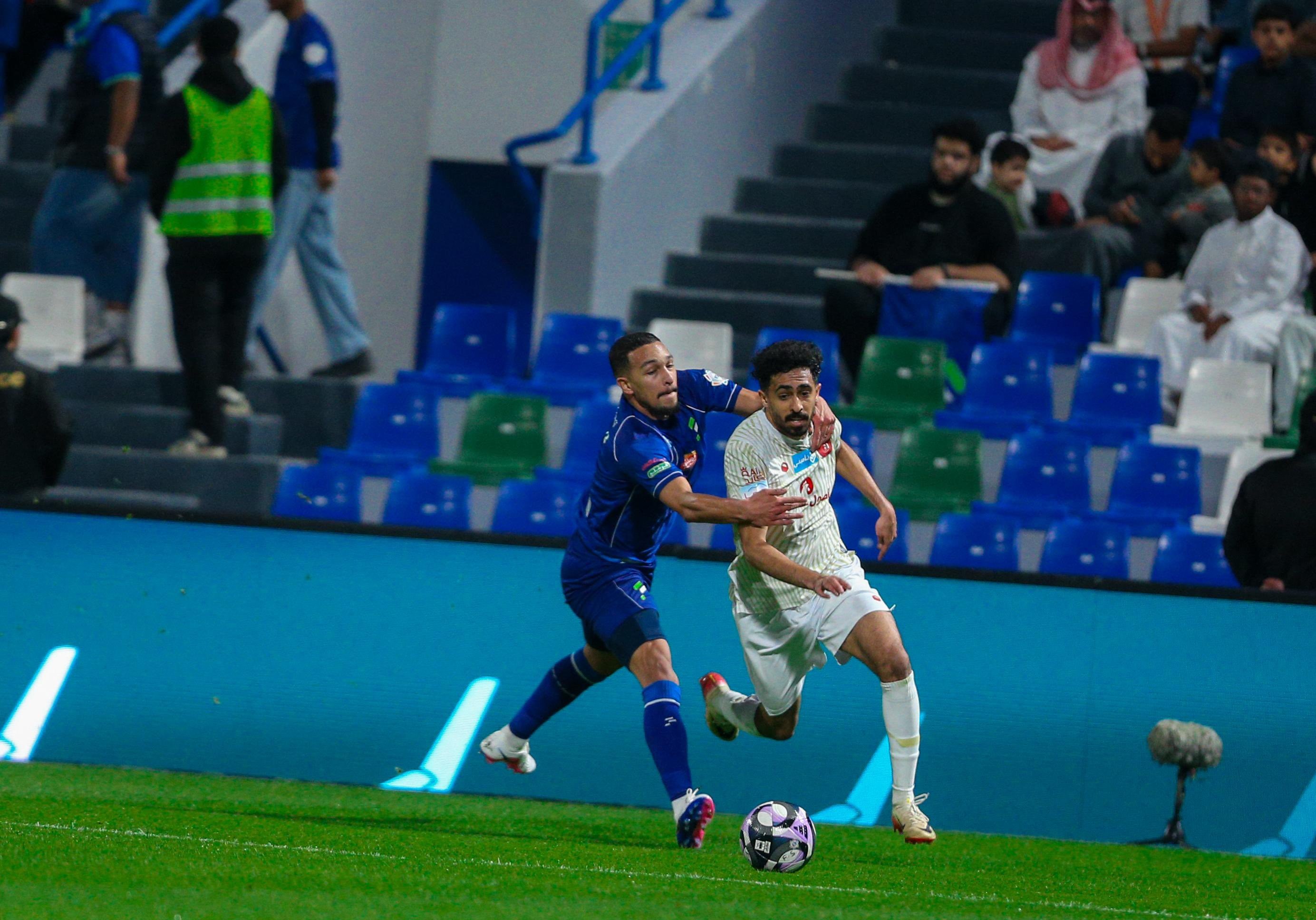 تعادل مثير بين الفتح وضمك