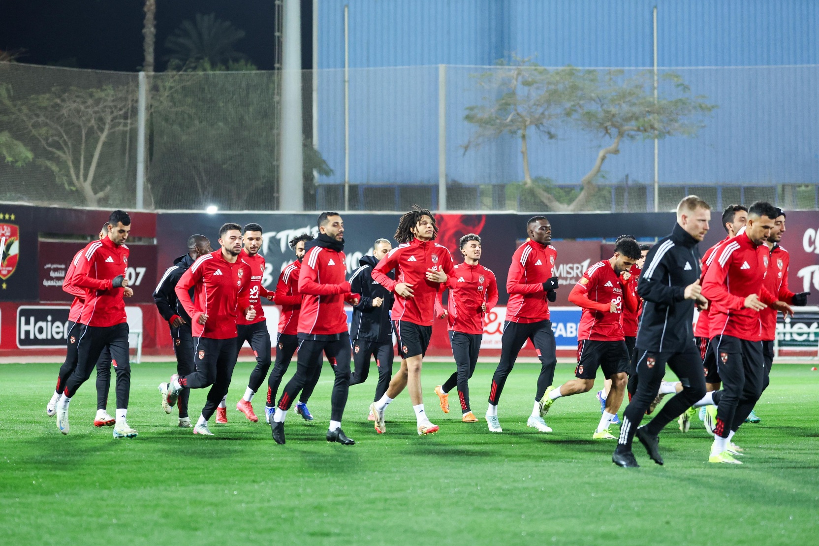 الأهلي يختتم تحضيراته لموقعة زد