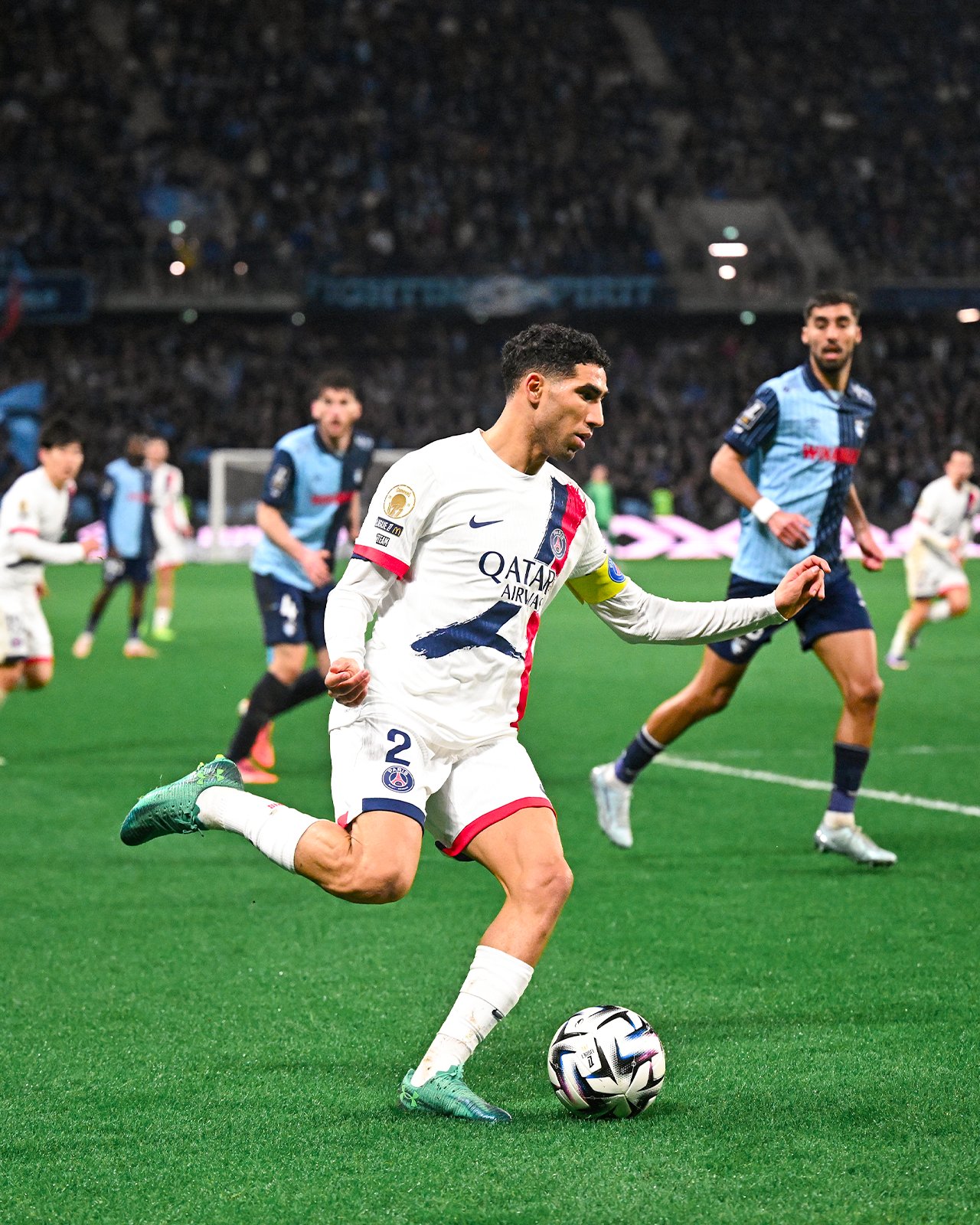 الباريسي يعزز صدارة الدوري الفرنسي