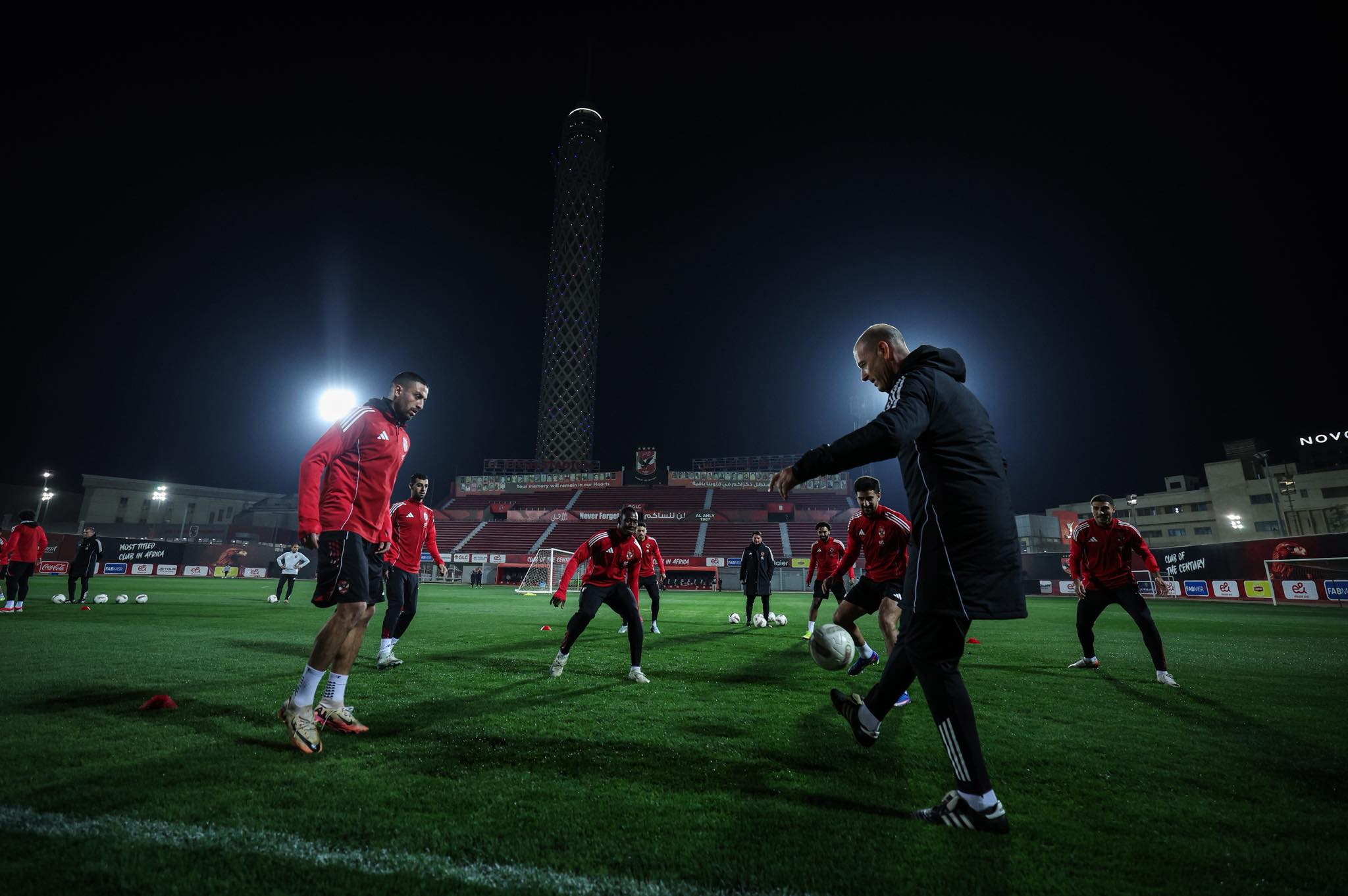 الأهلي يعلن قائمته لمباراة المقاولون العرب