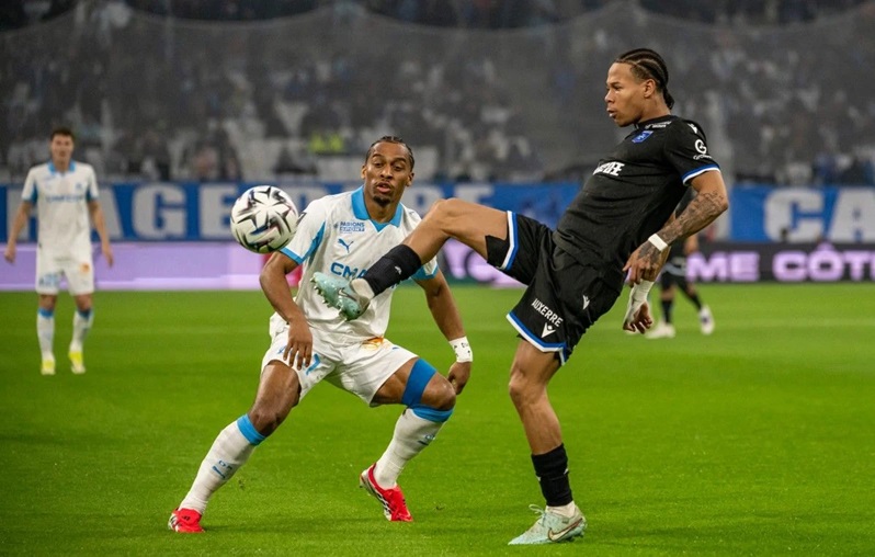 غويري يقود مارسيليا لفوز قاتل على أوكسير