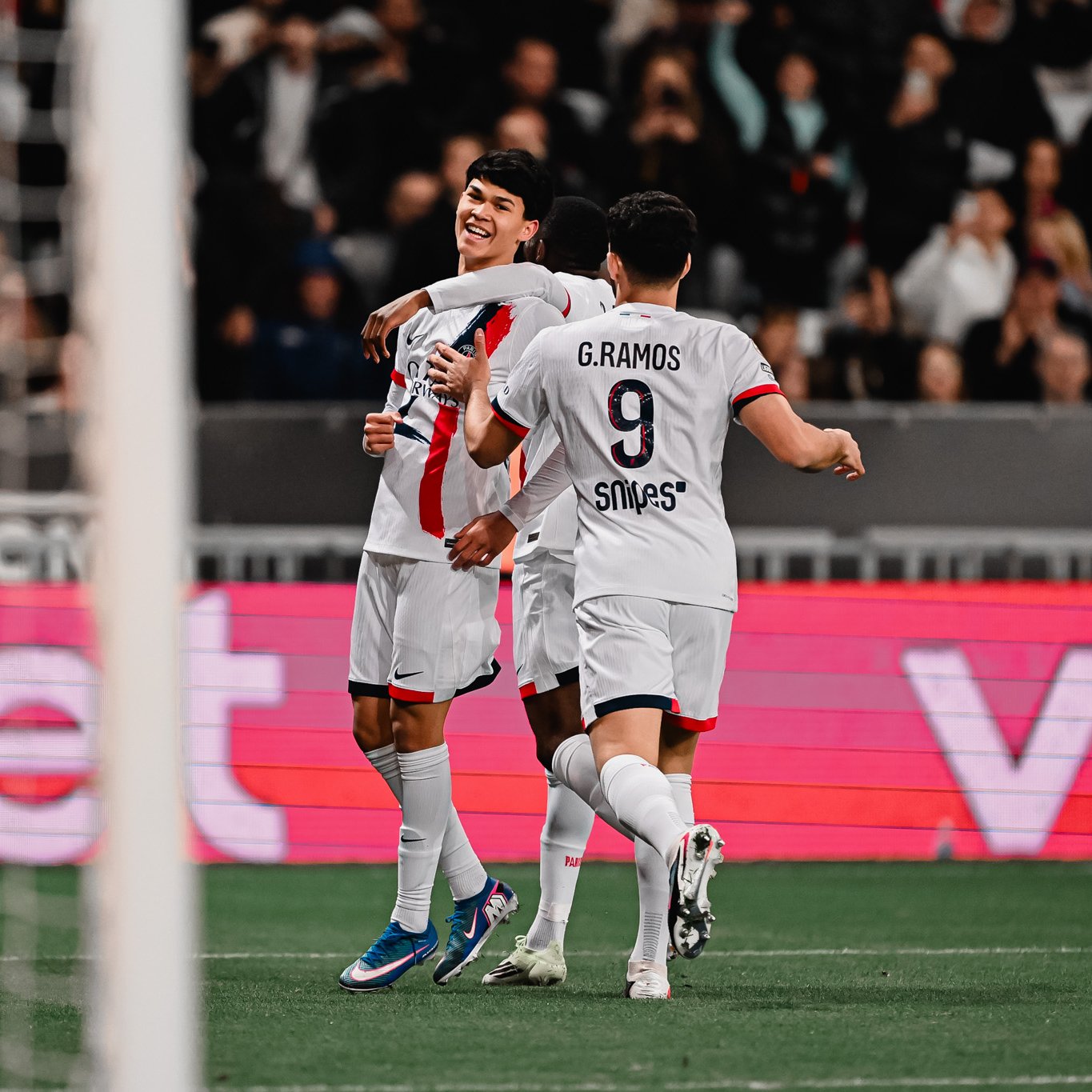 سان جيرمان يلقن نيس درسًا قاسيًا