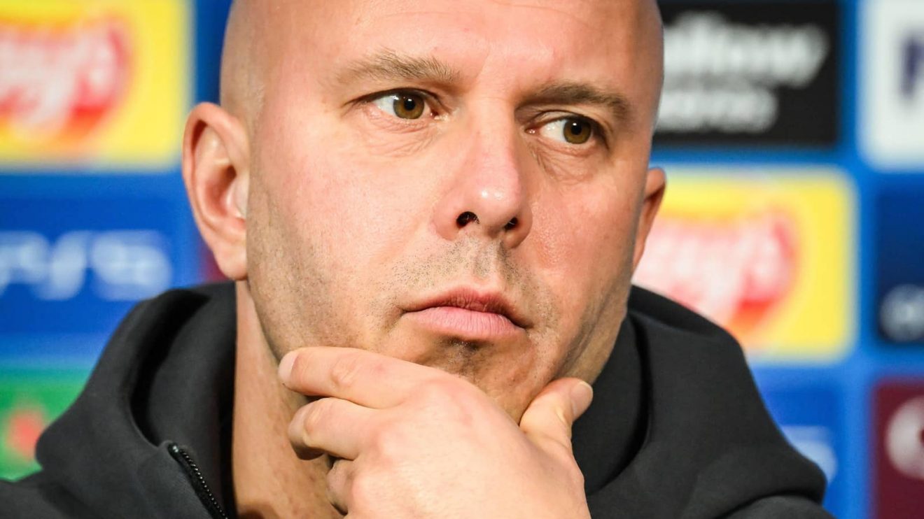 سلوت مهدد بالإقالة من ليفربول!