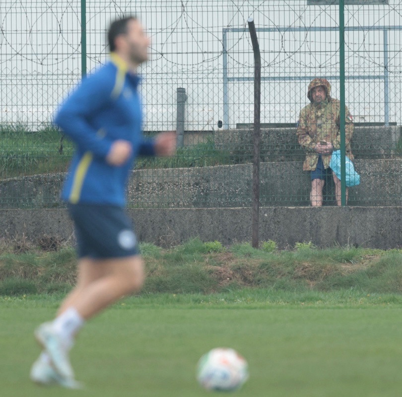 Spying scandal rocks Italy - Bosnia clash