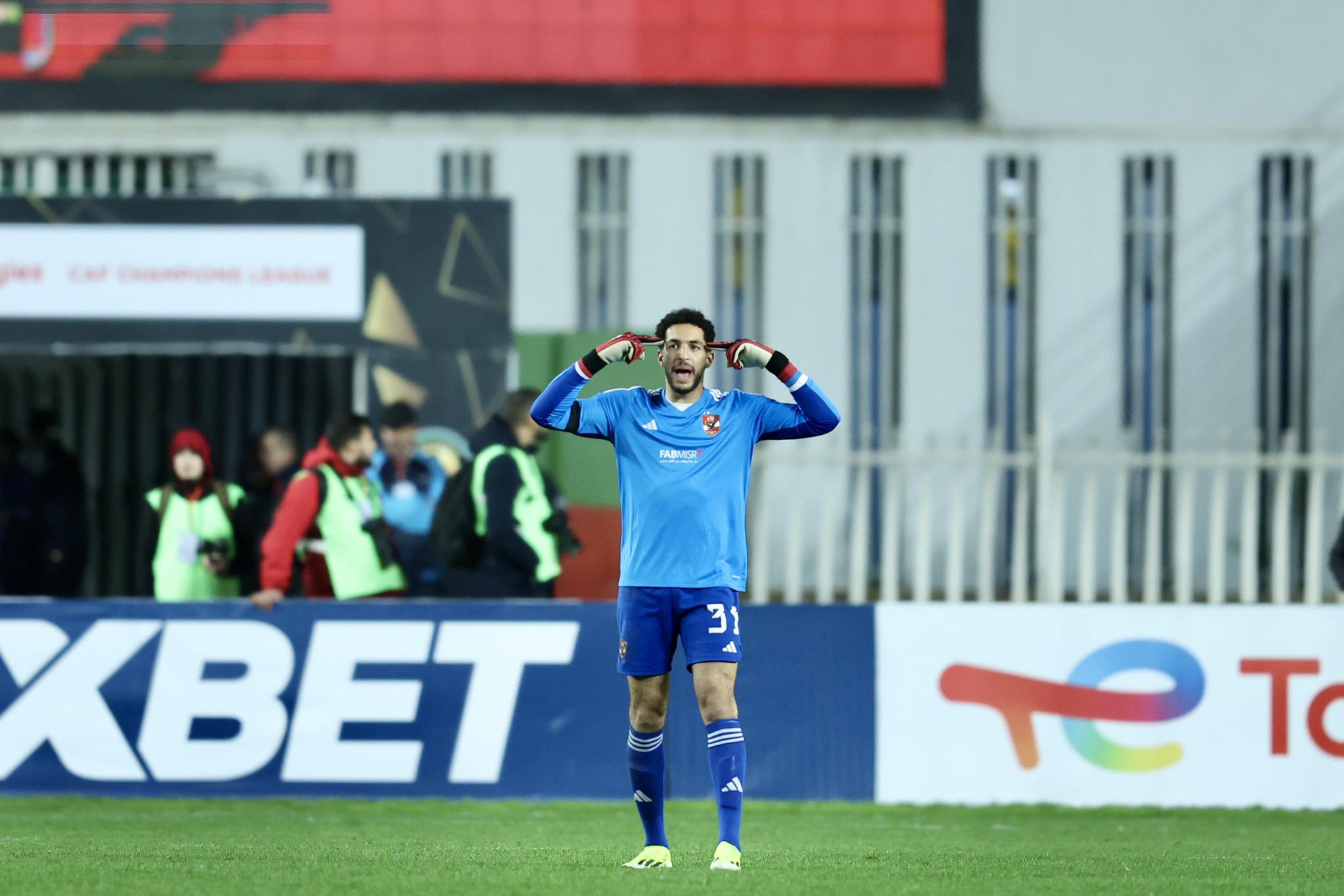 الأهلي يخذ قرارًا مع شوبير