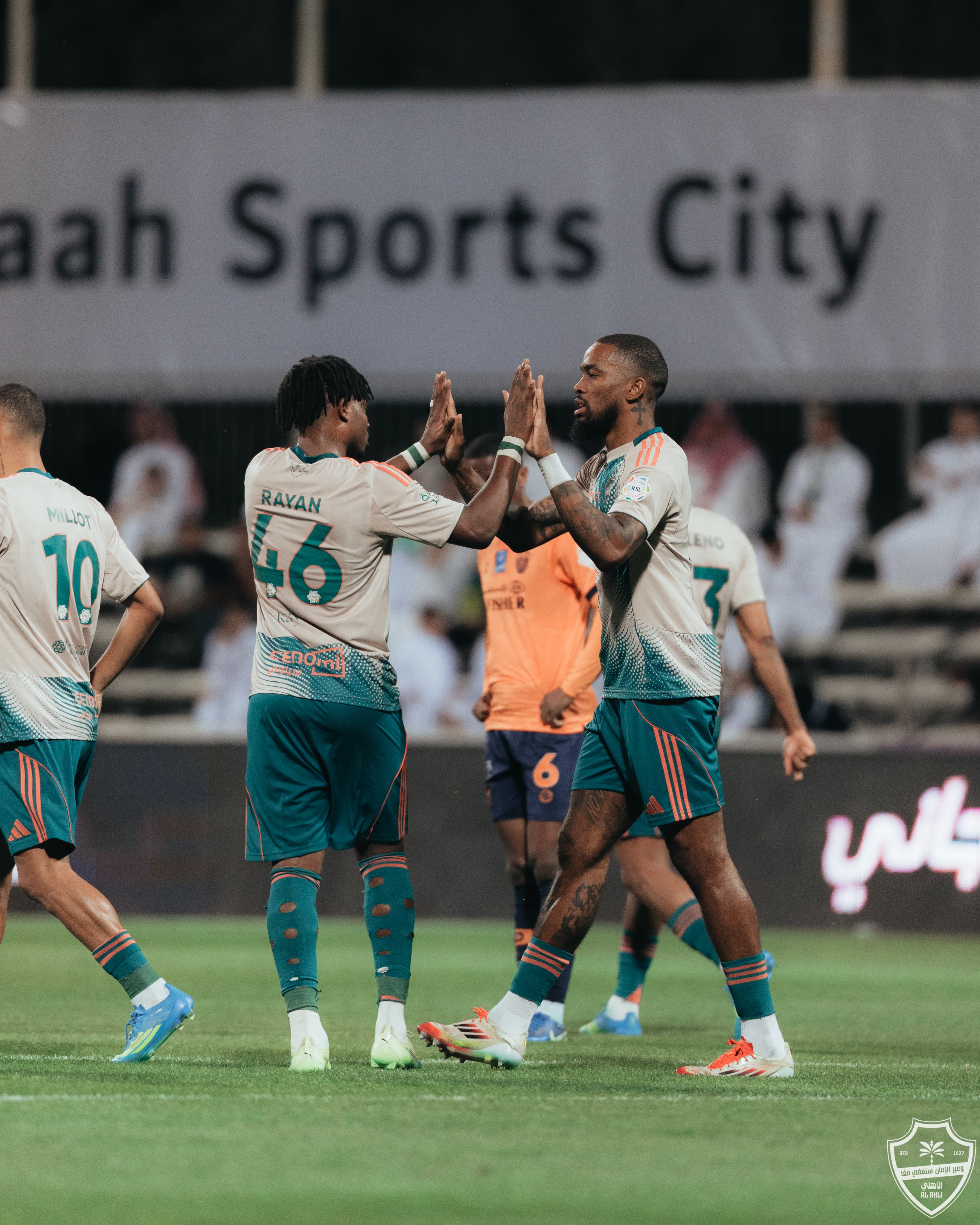 الأهلي يطالب بكشف تسجيلات الـVAR