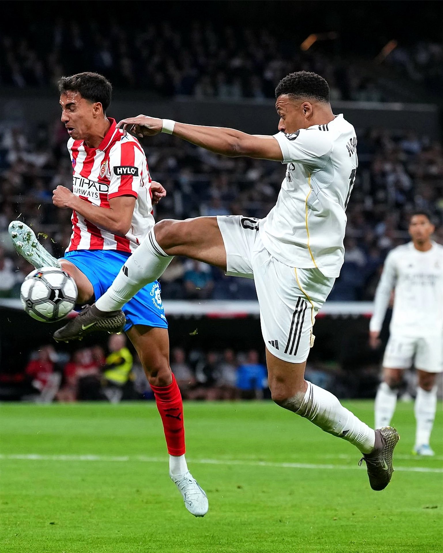 ريال مدريد يتعثر أمام جيرونا بالليجا