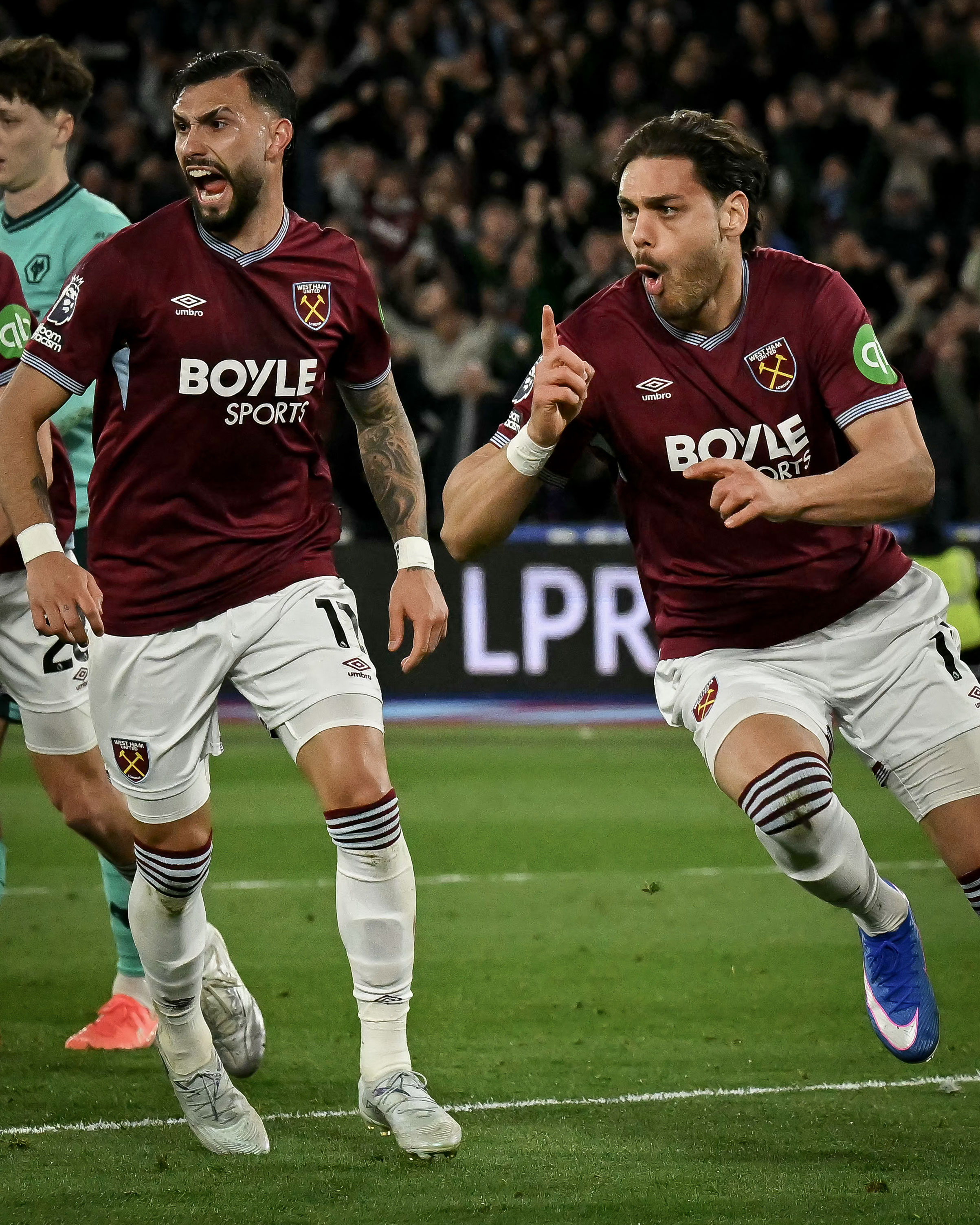 وست هام يمطر شباك ولفرهامبتون برباعية