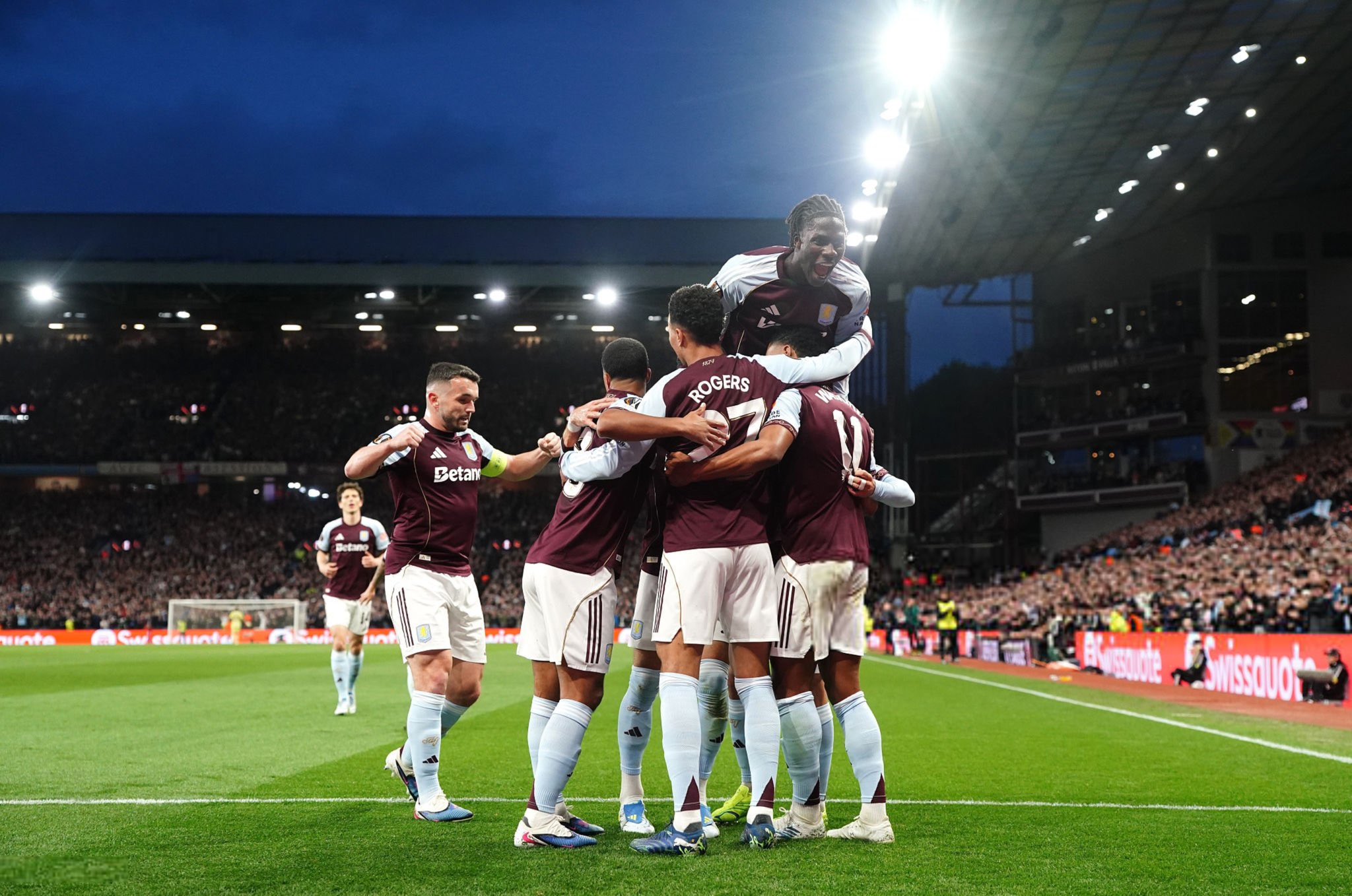 أستون فيلا يواجه نوتينجهام بنصف نهائي يوروباليج