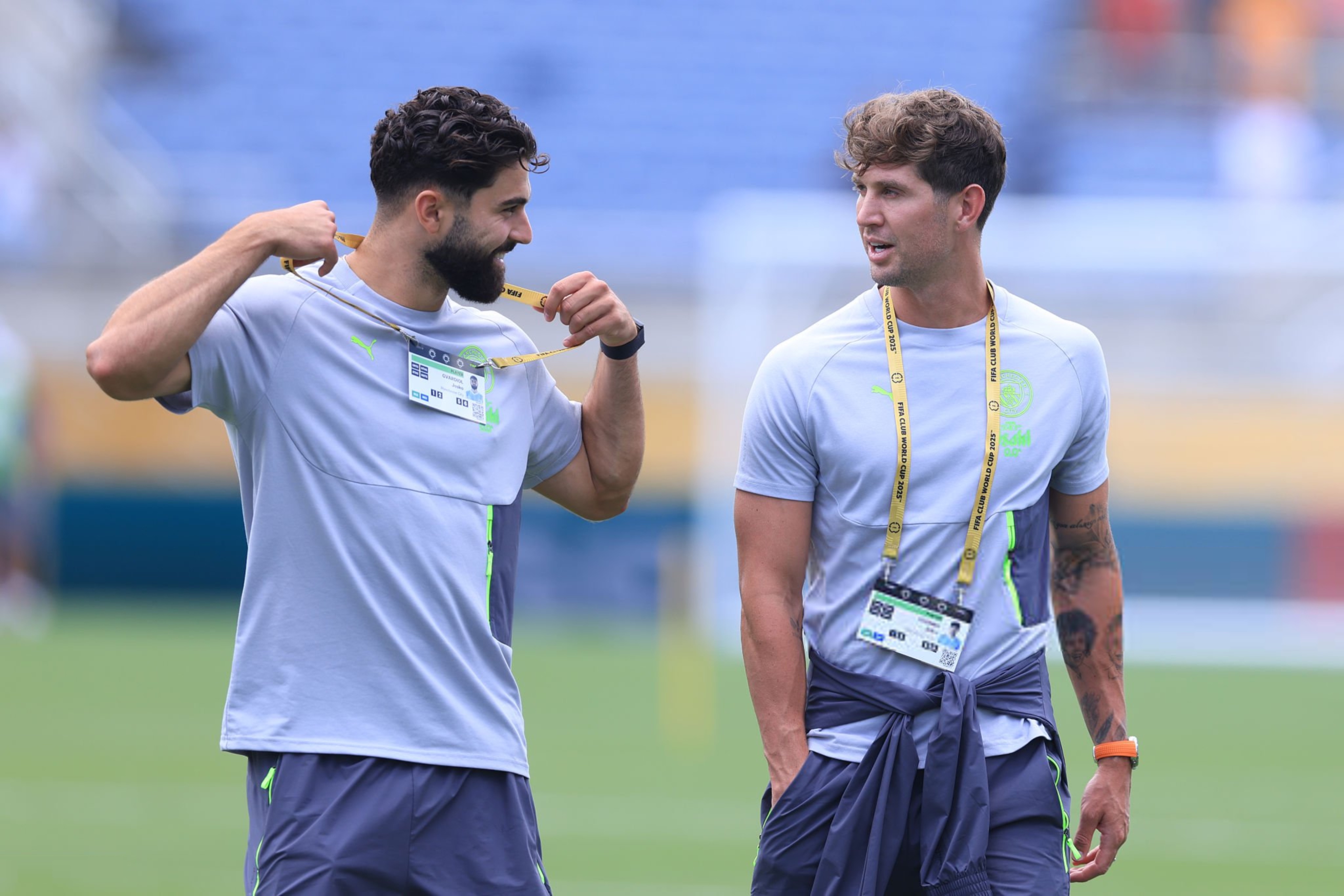 مدافع السيتي يقترب من الرحيل