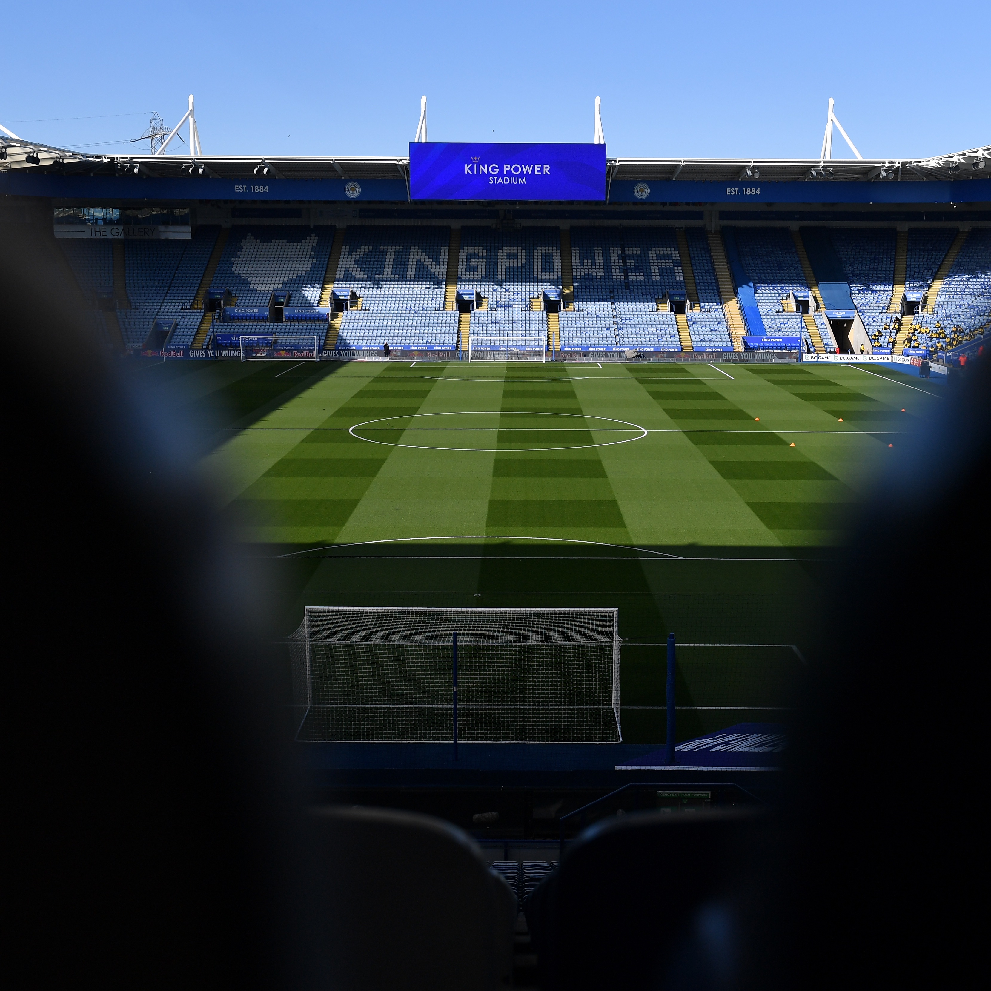 كوفنتري بطلًا وليستر يهبط إلى الدرجة الثالثة