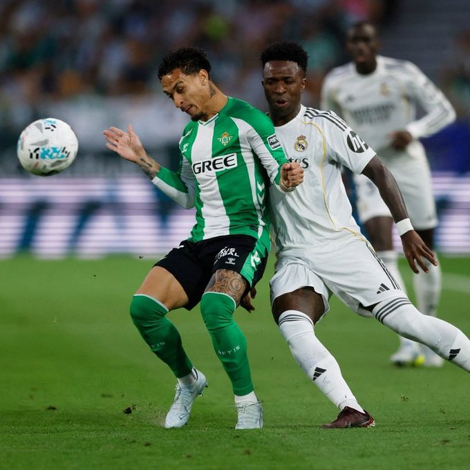 تعثر الريال يُقرب برشلونة من التتويج بالليجا