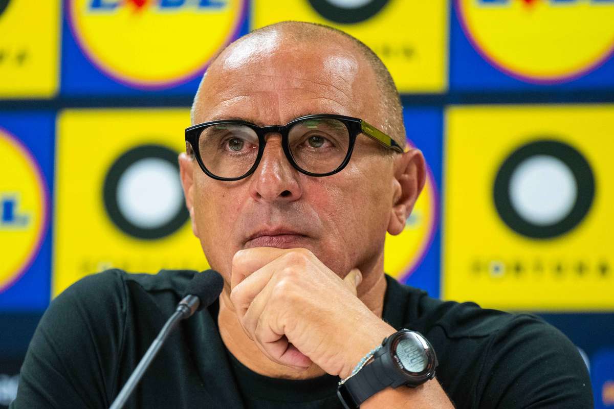 كالتسونا يترك تدريب سلوفاكيا