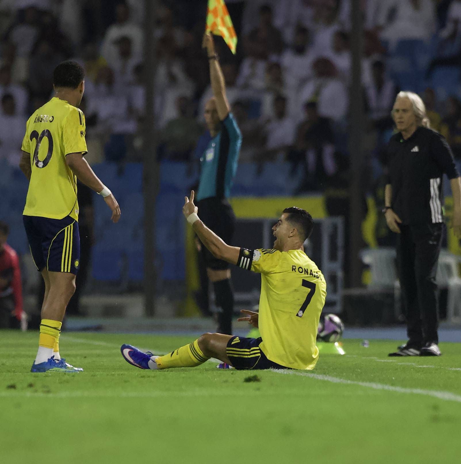 رونالدو: «مهمة واحدة.. نواصل العمل معًا»!