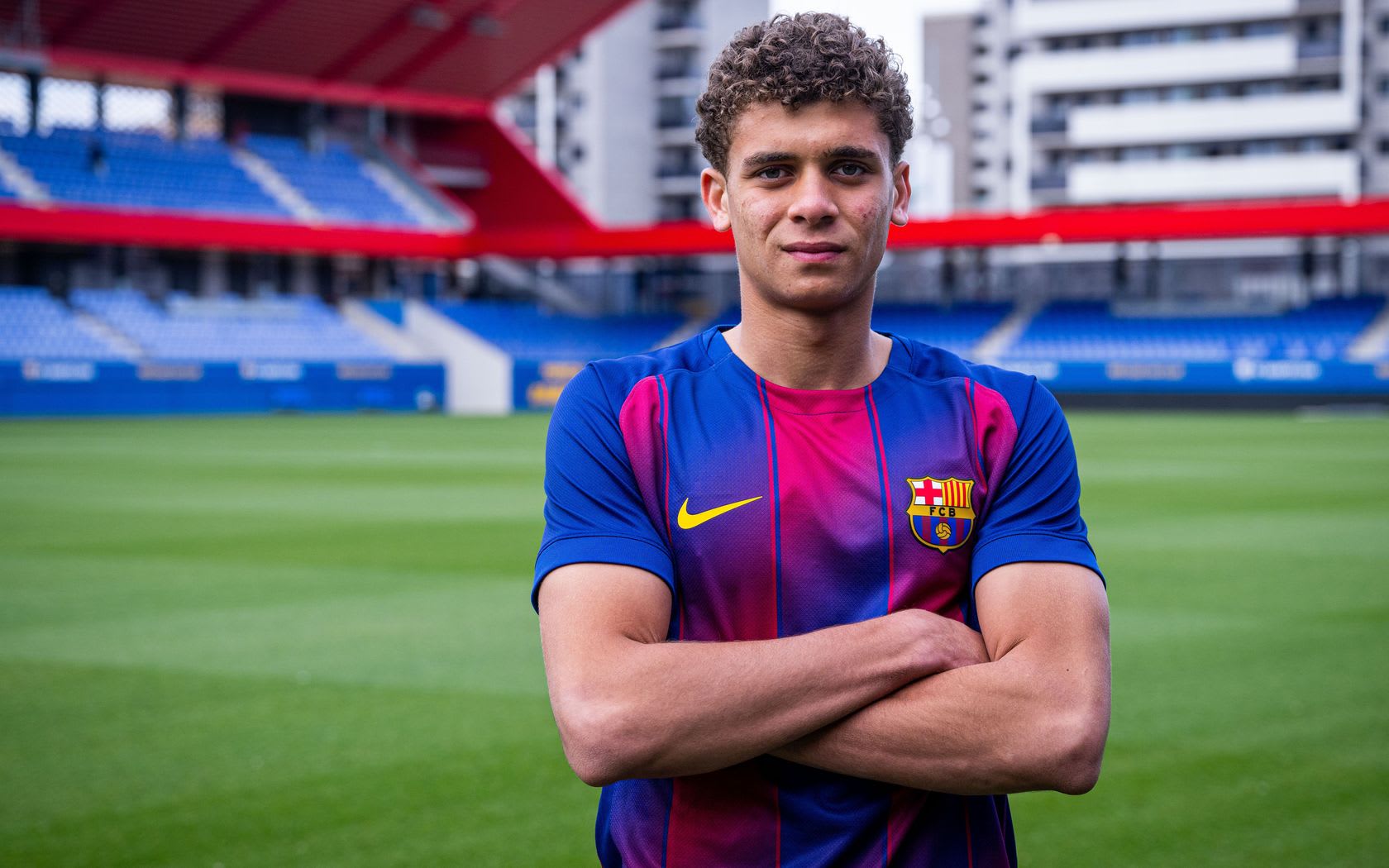 رسميًا.. موهبة برشلونة ينضم لمنتخب مصر