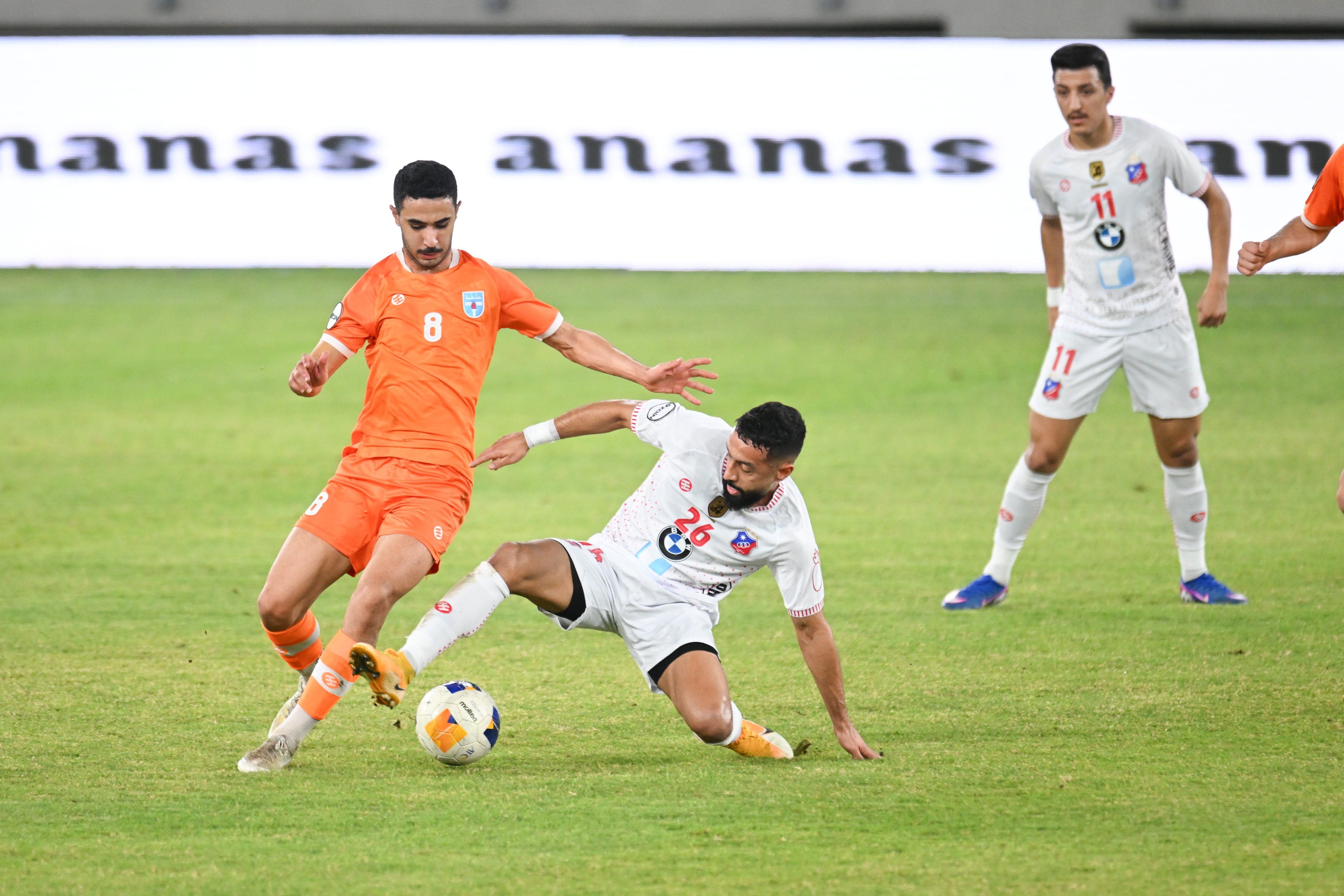 فوز الكويت والعربي على كاظمة والنصر