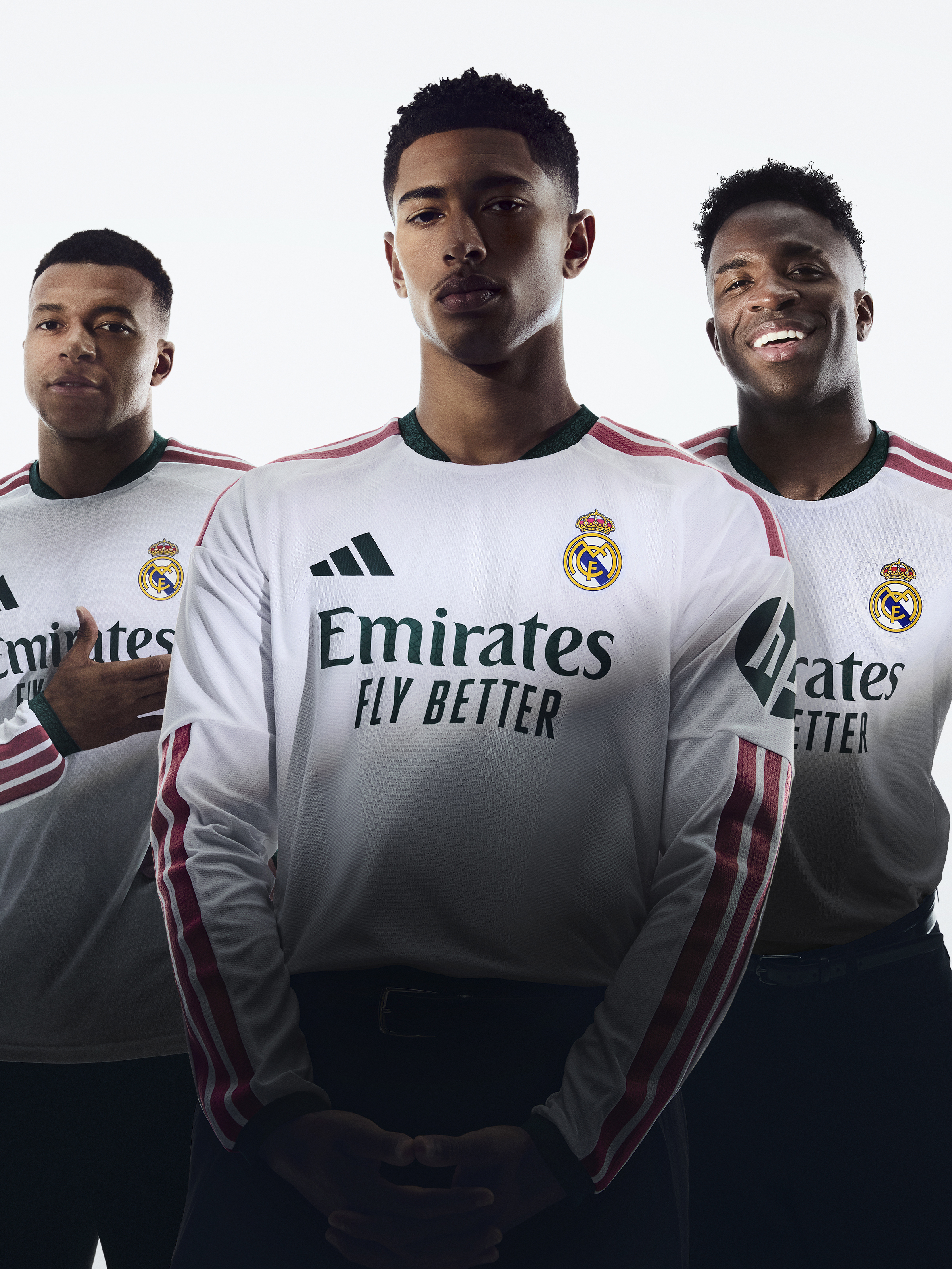 ريال مدريد يكشف عن قميصه للموسم الجديد