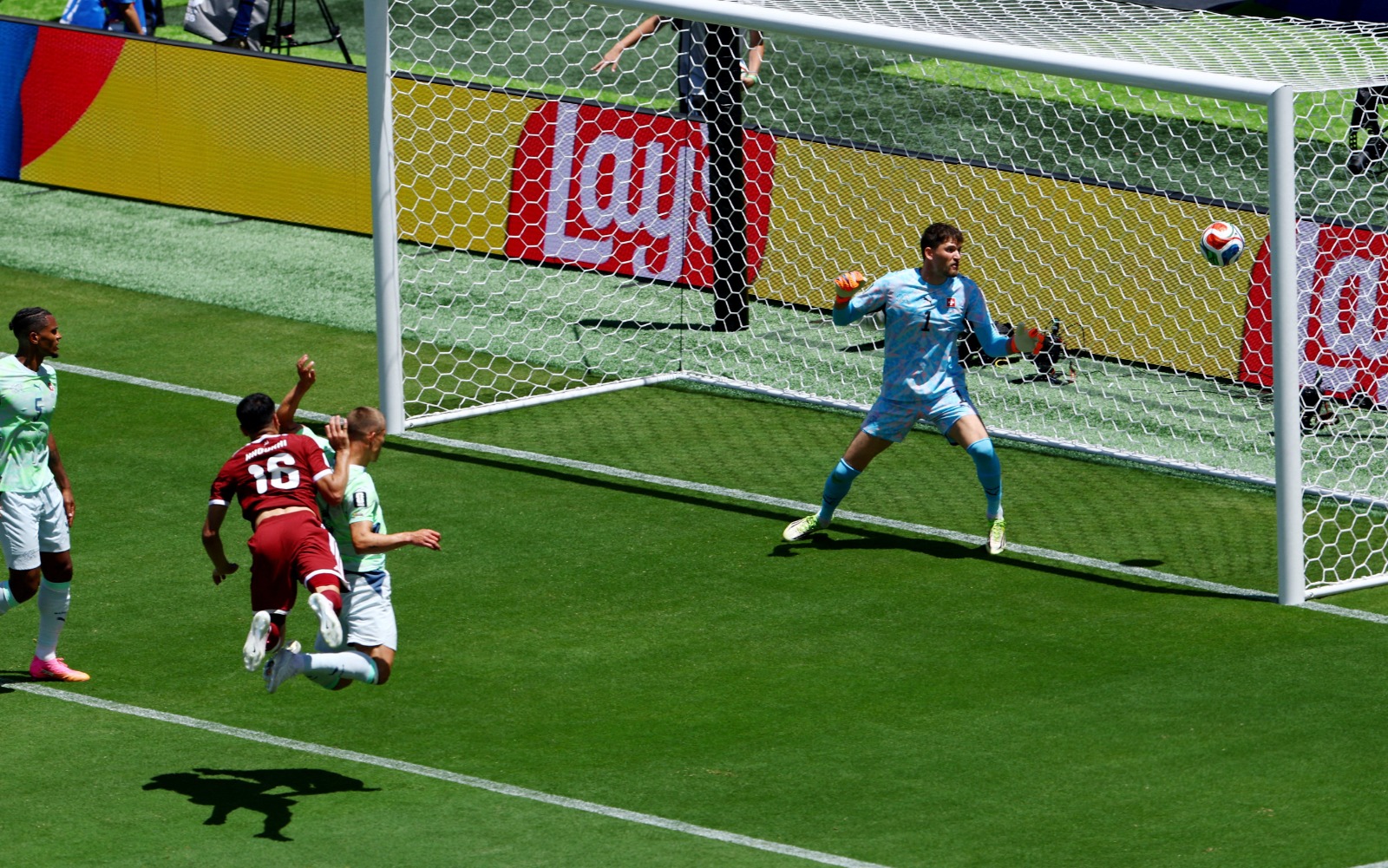 العنابي يخطف تعادلًا قاتلًا من سويسرا