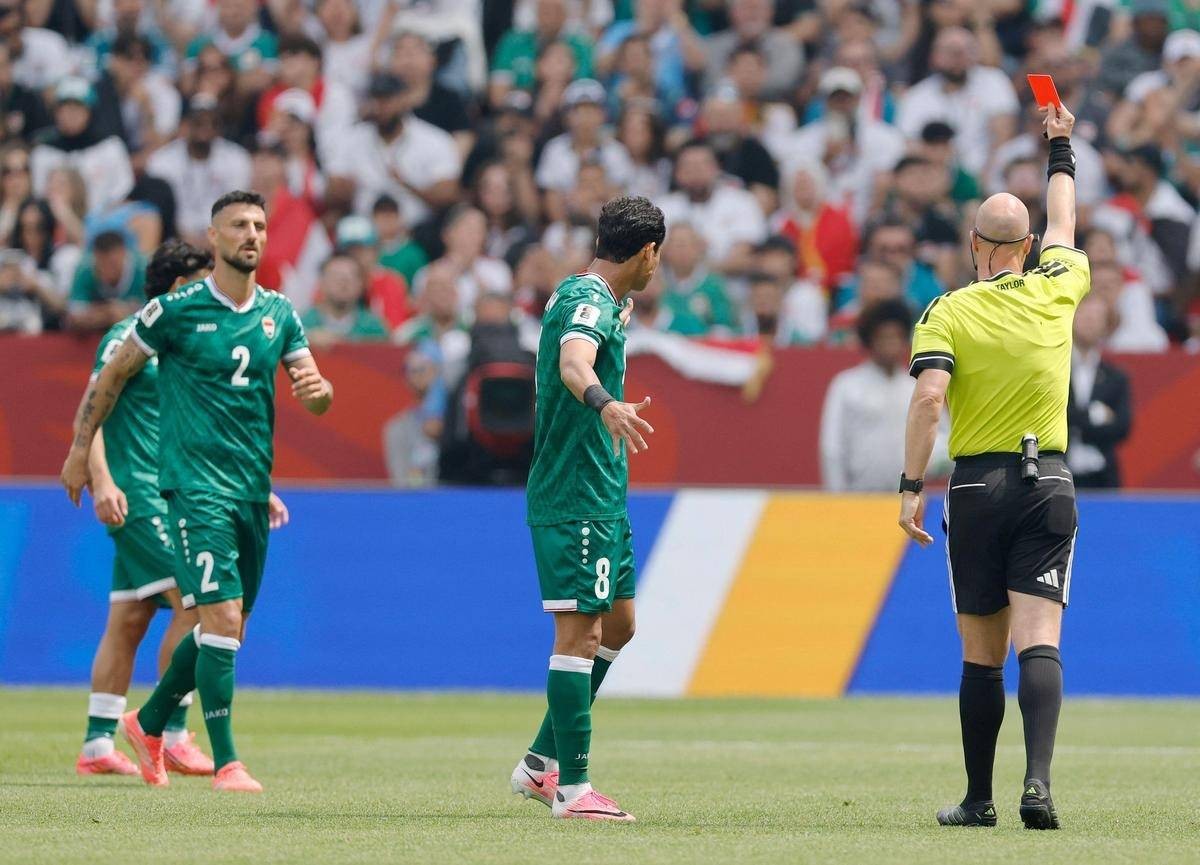 سولاقا ثالث لاعب عربي يُطرد بمونديال 2026