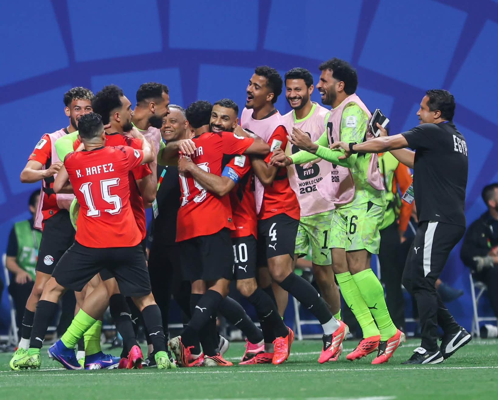 السيسي يستقبل منتخب مصر بعد المونديال