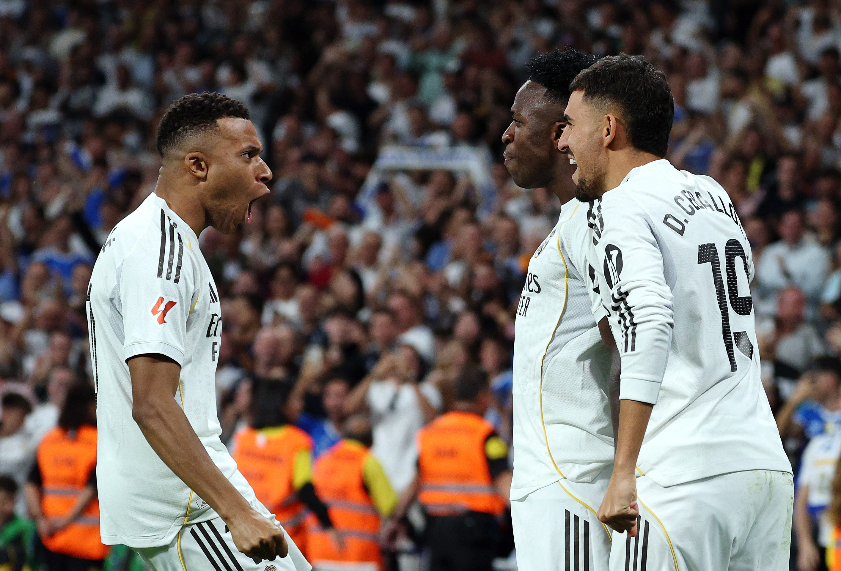 أياكس ينتظر رد لاعب ريال مدريد