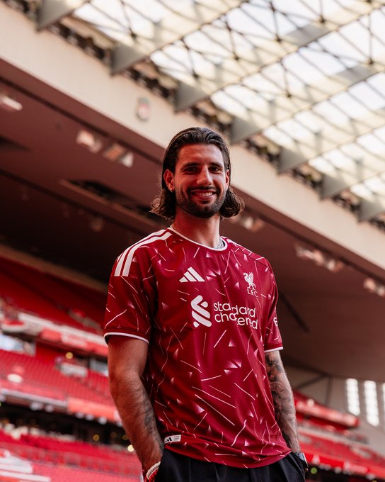 ليفربول يكافئ سوبوسلاي بعقد جديد