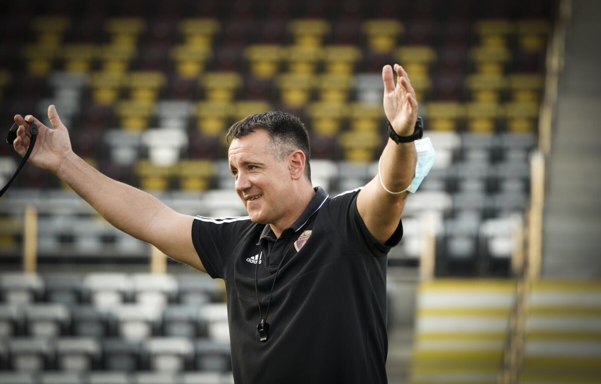 رسميًا.. فوك رازوفيتش مدربًا لنادي الزمالك