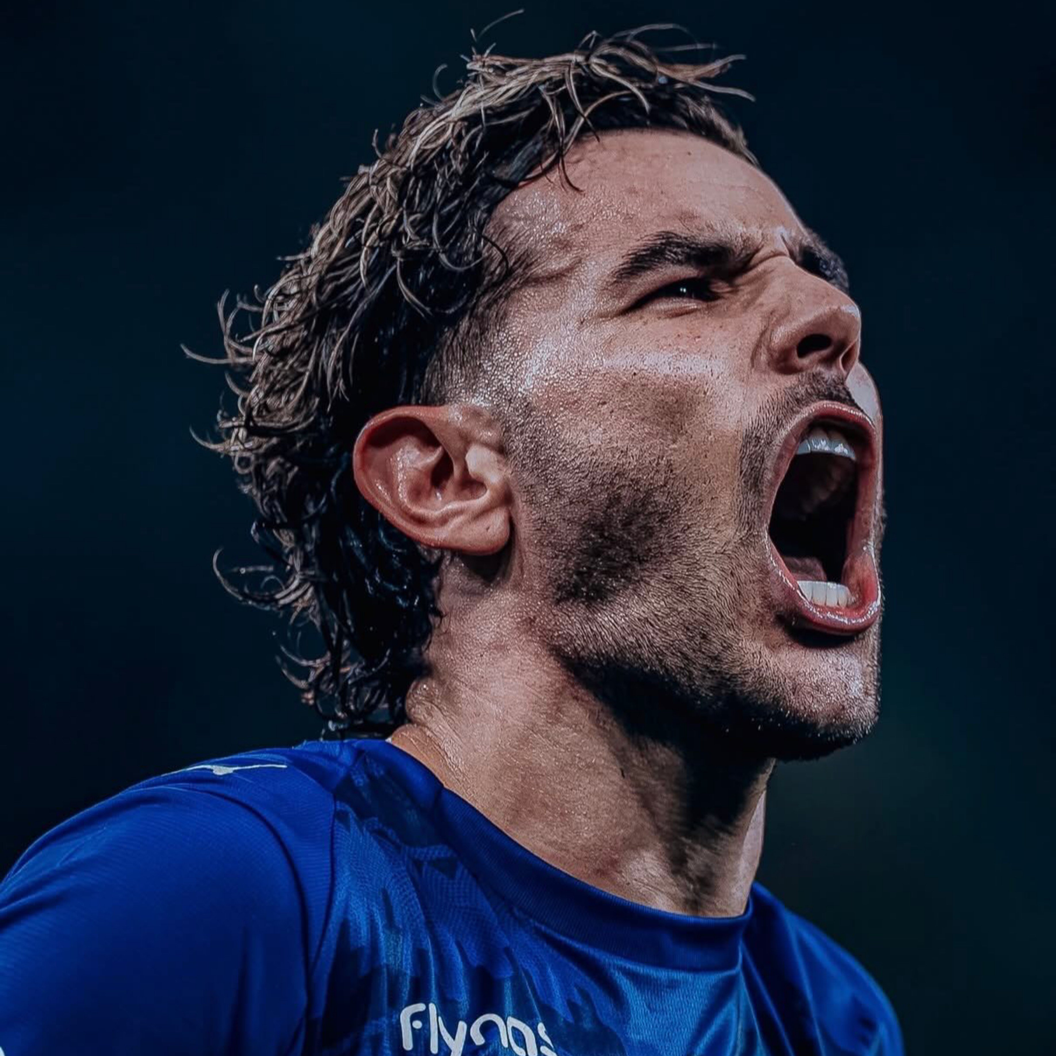 مدافع الهلال يعرض نفسه على كبار الكالتشيو